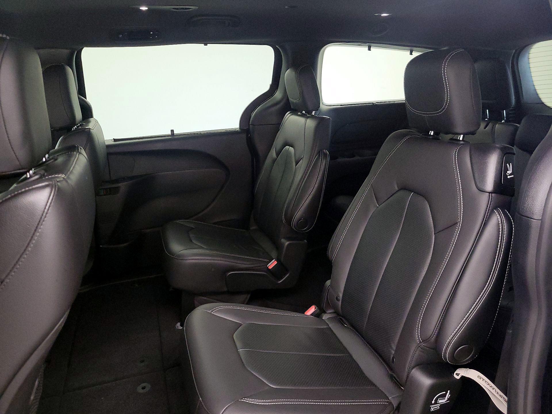 Thumbnail: 2021 Chrysler Pacifica - 19