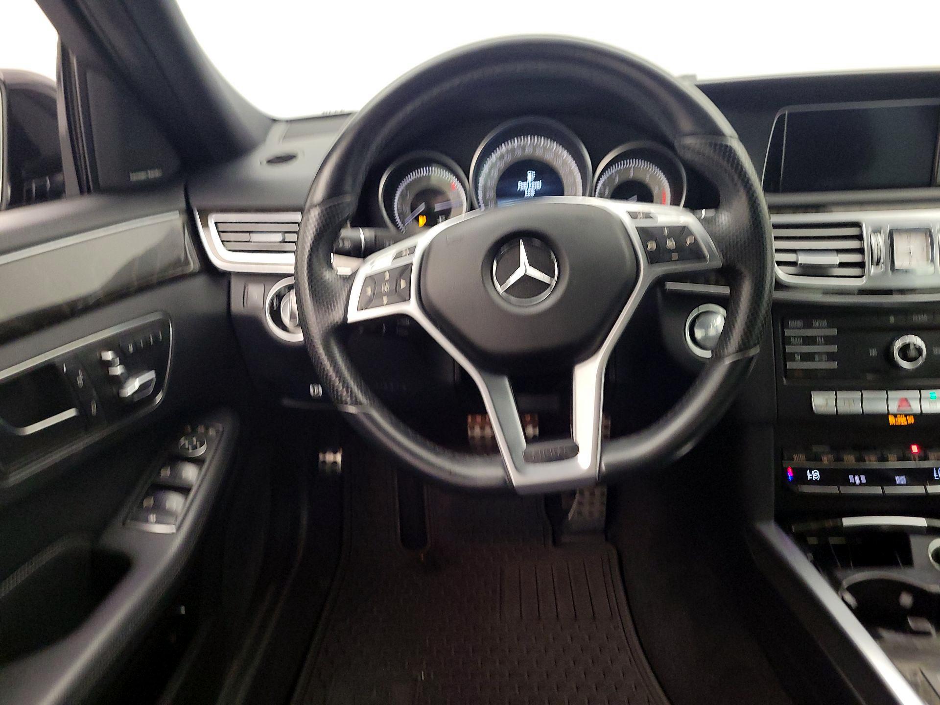 Thumbnail: 2016 Mercedes-Benz E-Class - 10