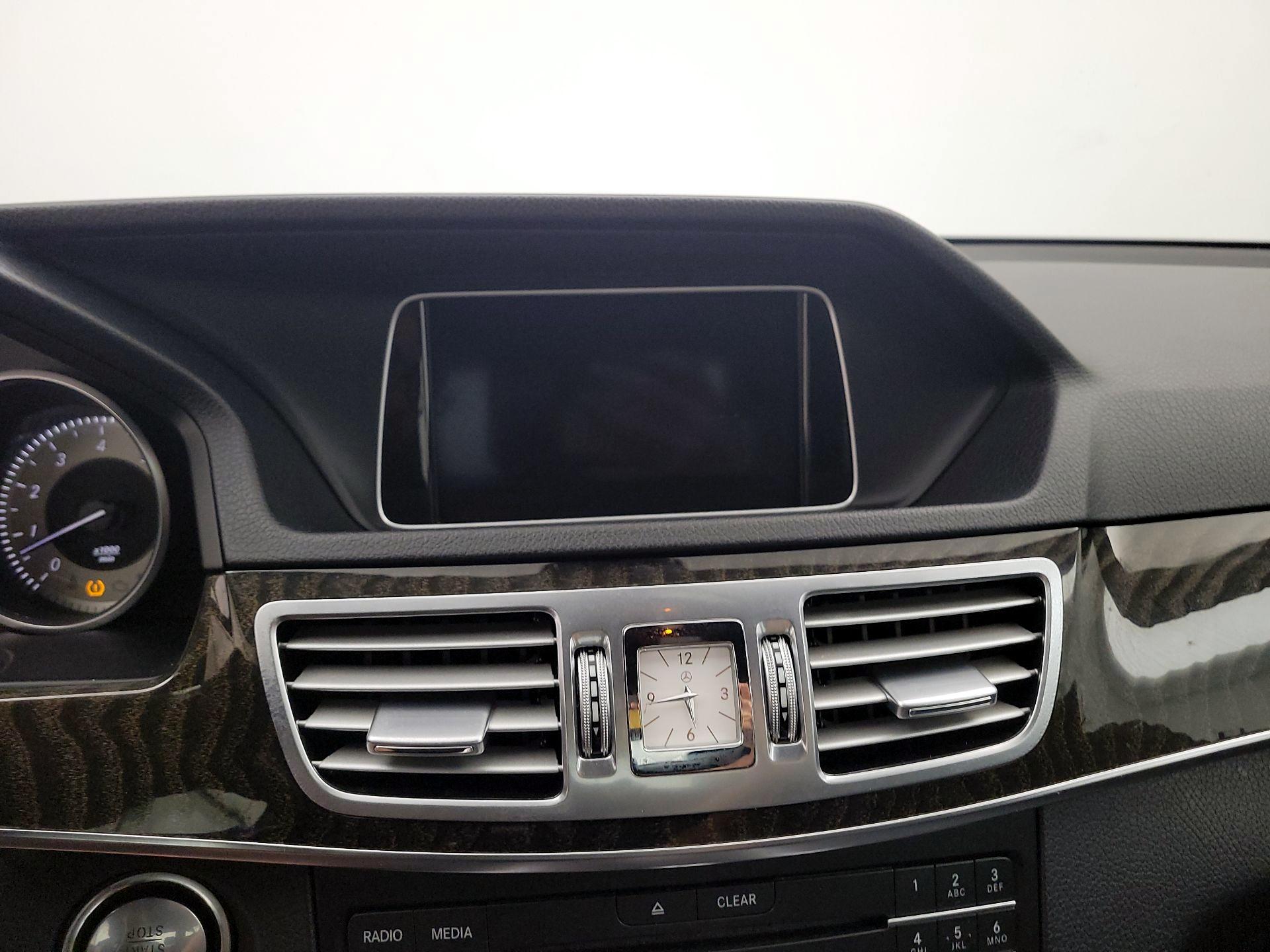 Thumbnail: 2016 Mercedes-Benz E-Class - 13