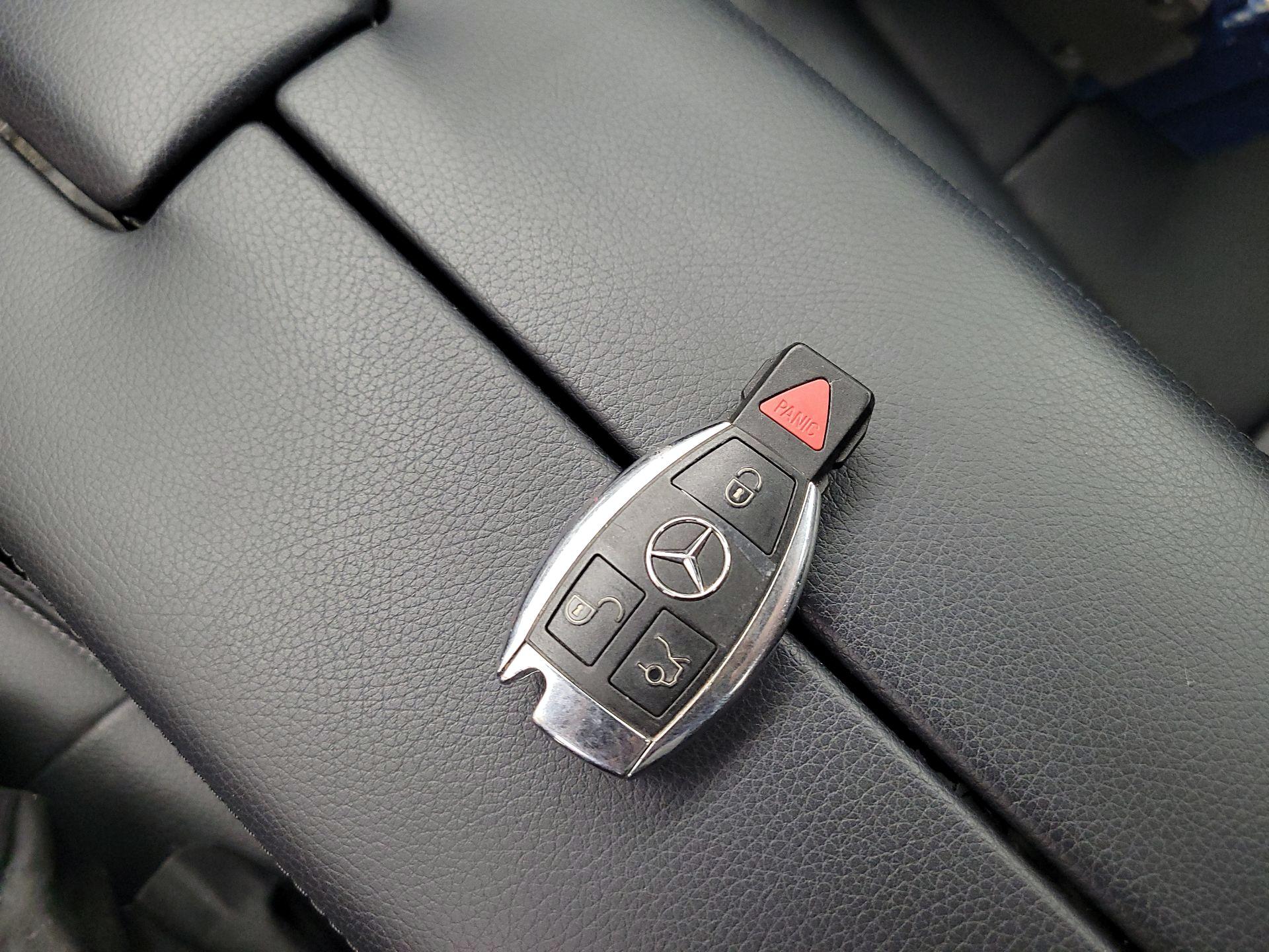 Thumbnail: 2016 Mercedes-Benz E-Class - 18