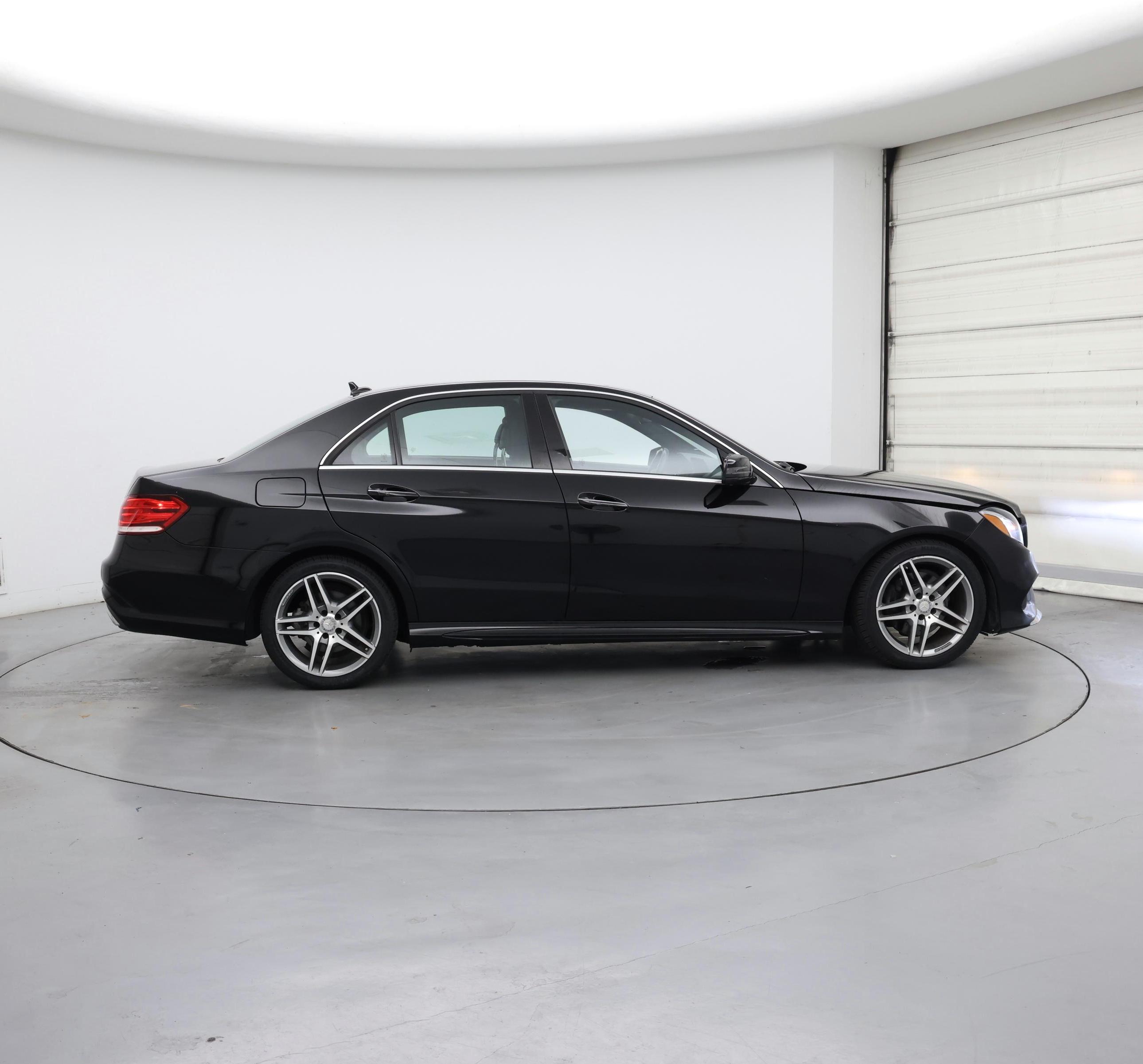 Thumbnail: 2016 Mercedes-Benz E-Class - 7