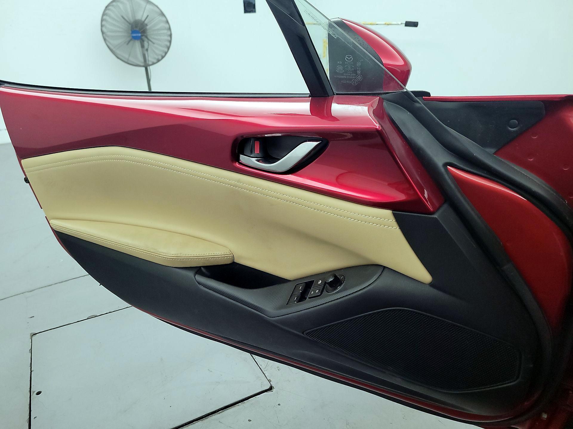 Thumbnail: 2019 Mazda MX-5 Miata - 12