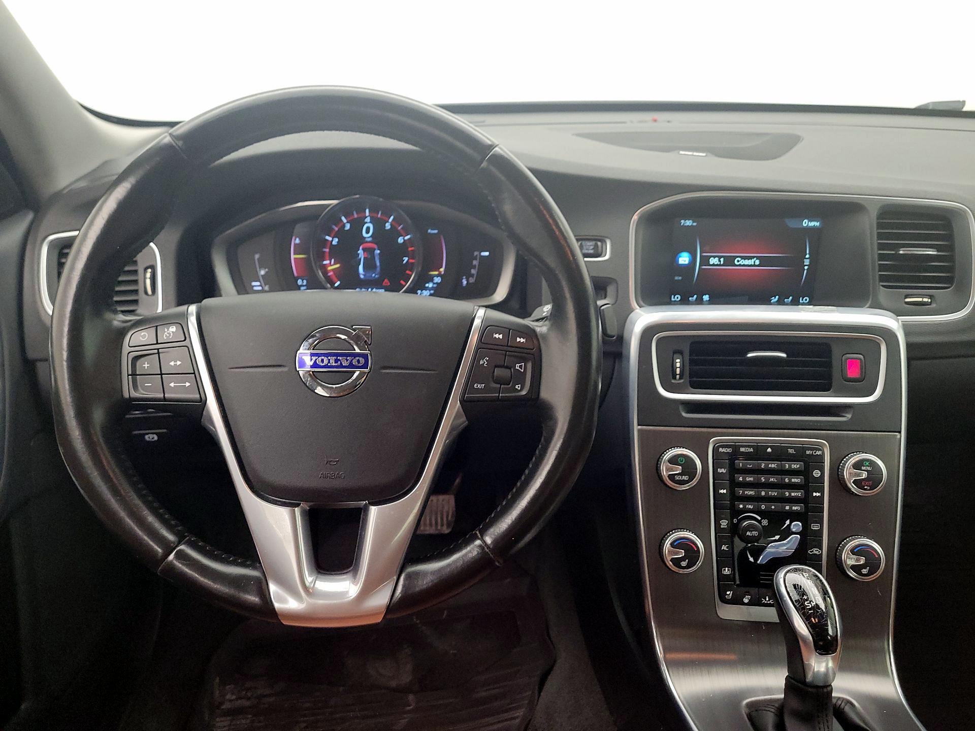 Thumbnail: 2016 Volvo S60 - 10