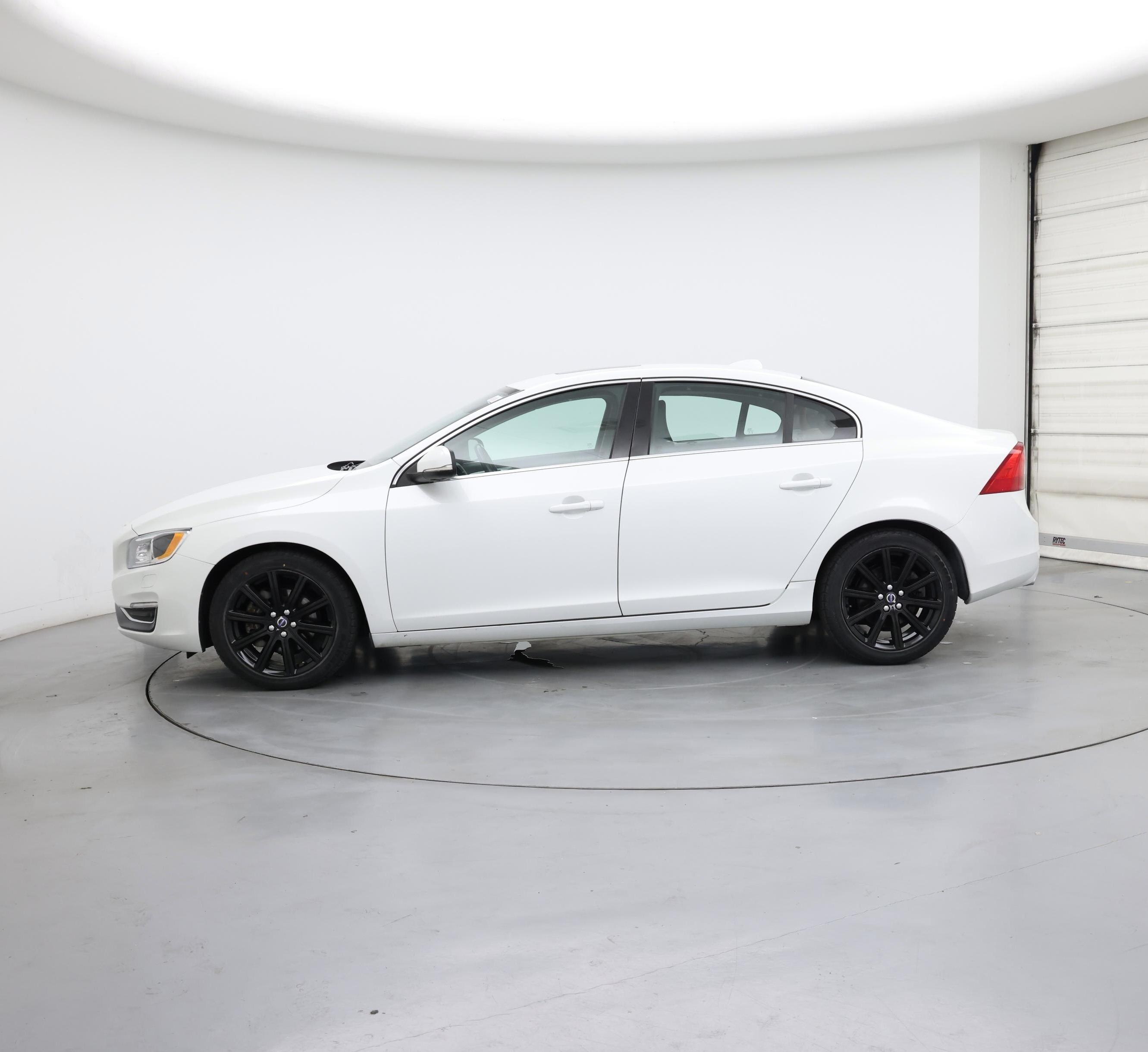 Thumbnail: 2016 Volvo S60 - 3