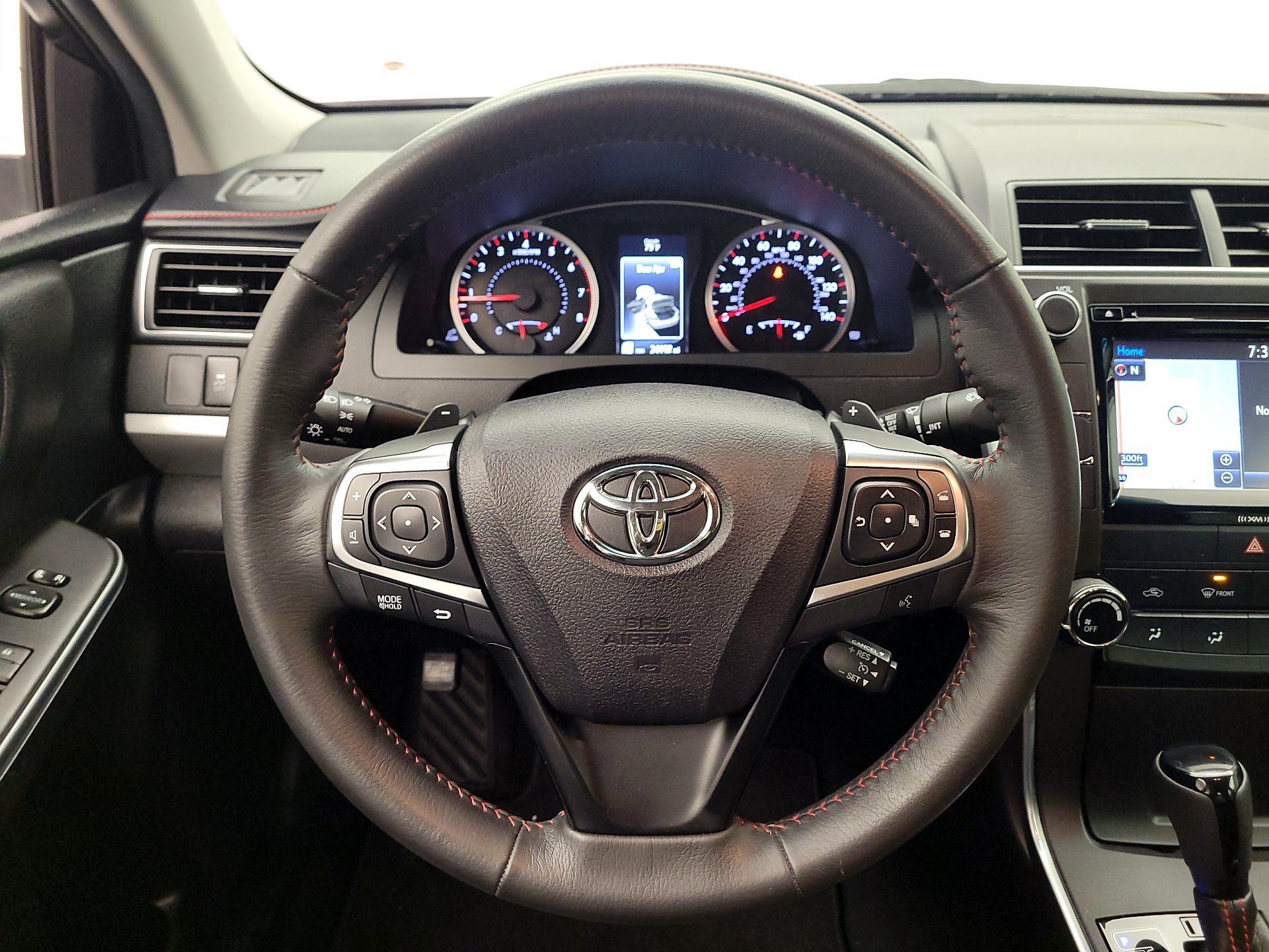 Thumbnail: 2017 Toyota Camry - 10