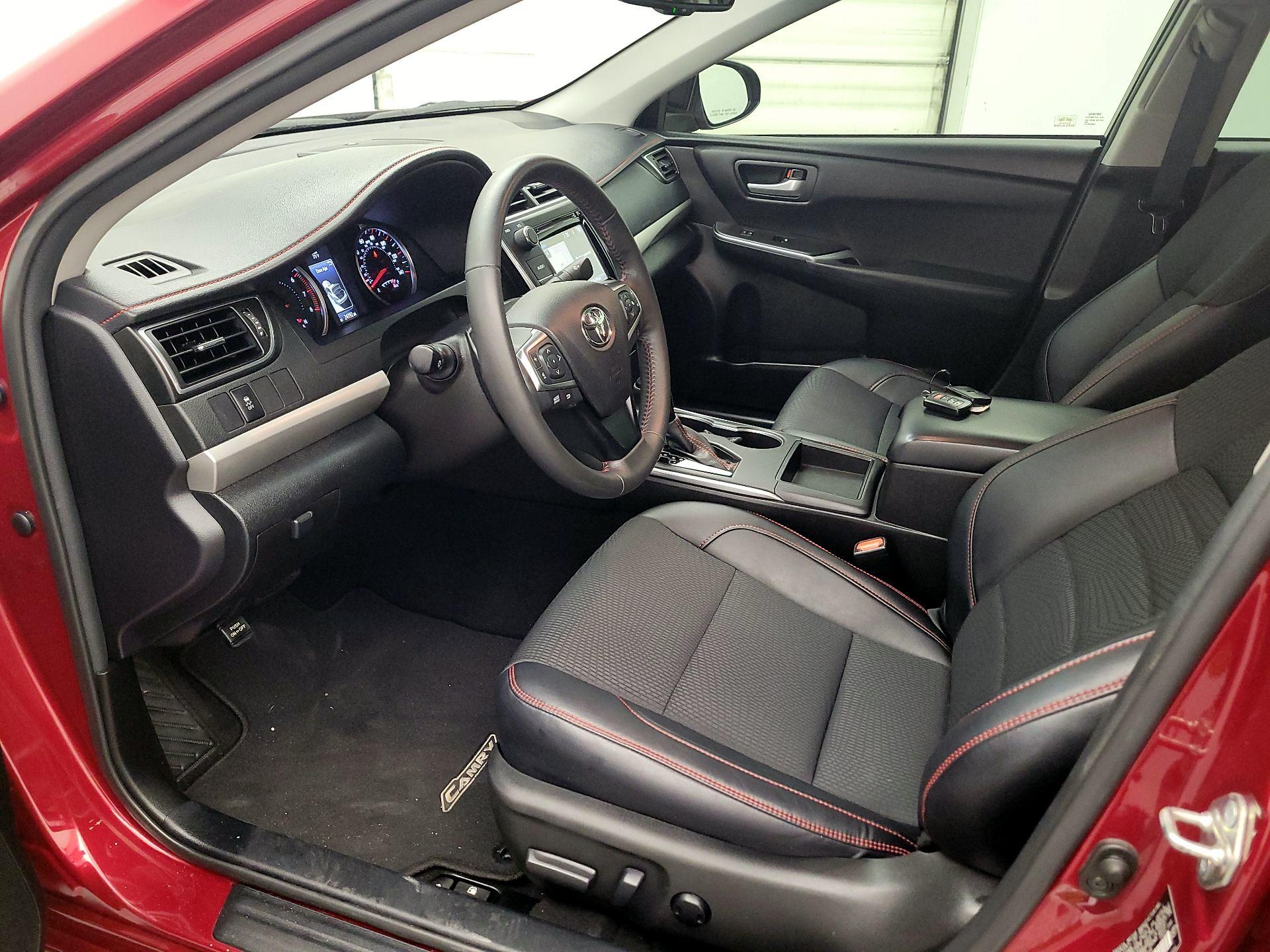Thumbnail: 2017 Toyota Camry - 11