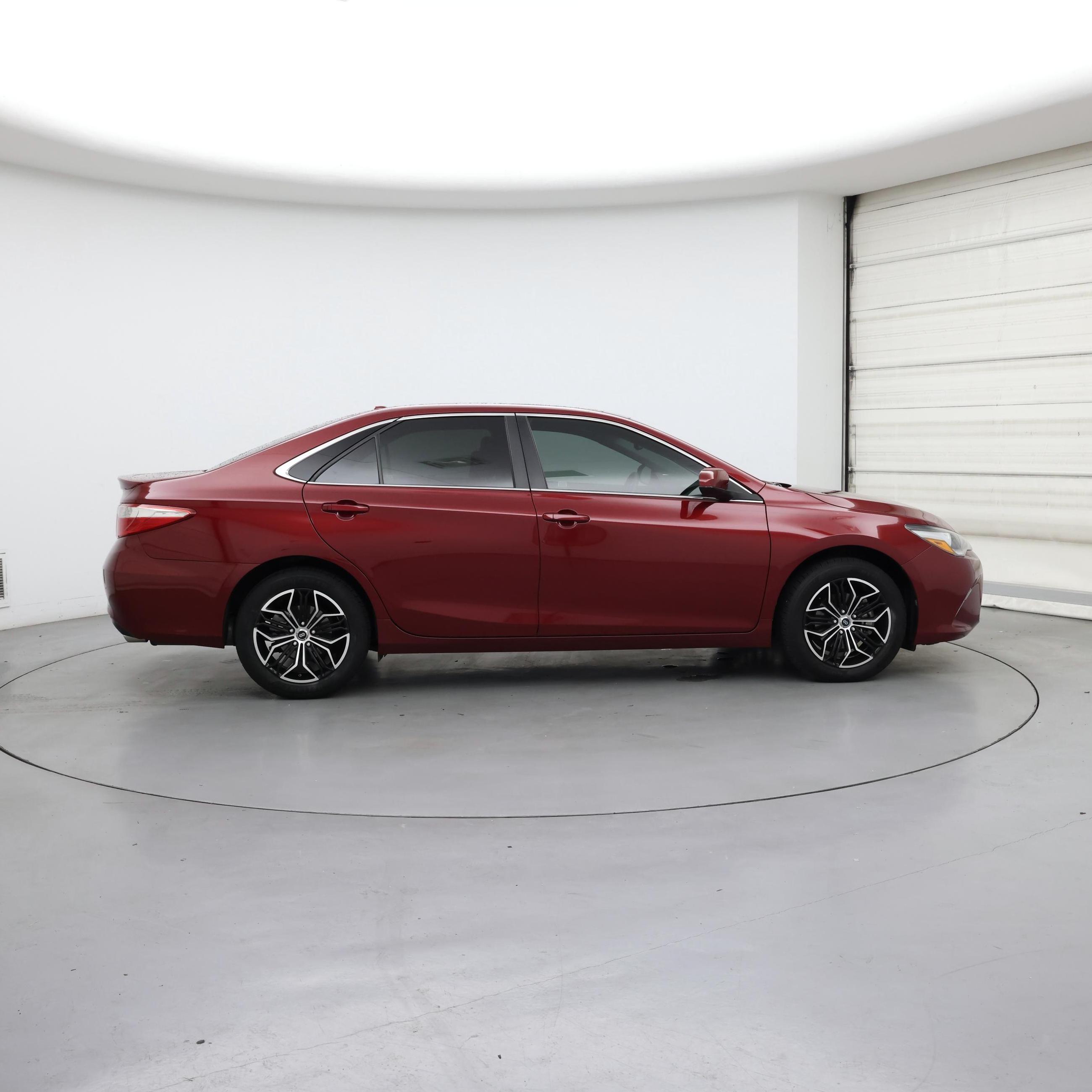 Thumbnail: 2017 Toyota Camry - 7