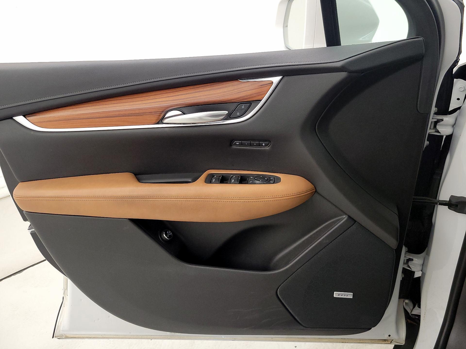 Thumbnail: 2020 Cadillac XT5 - 12