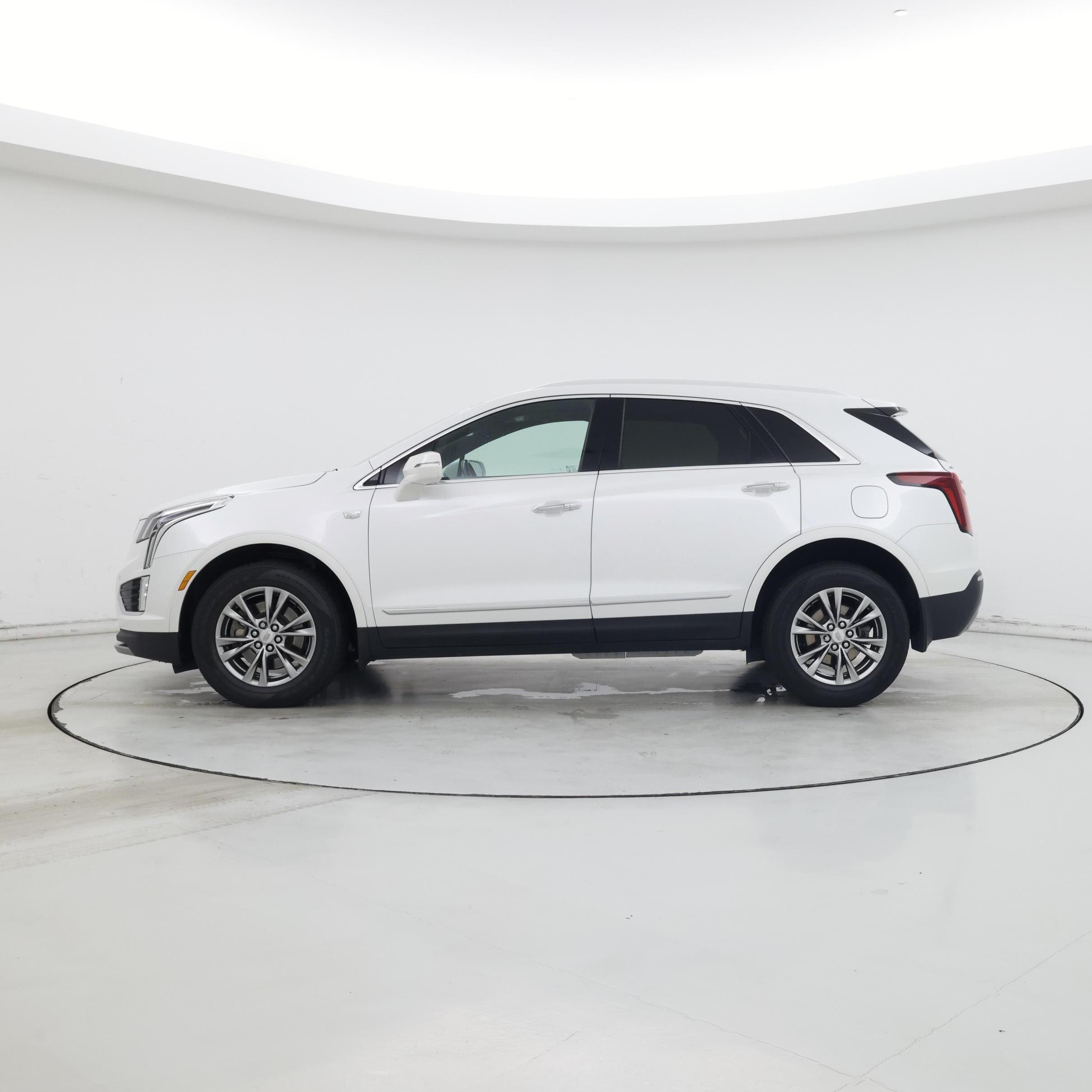 Thumbnail: 2020 Cadillac XT5 - 3