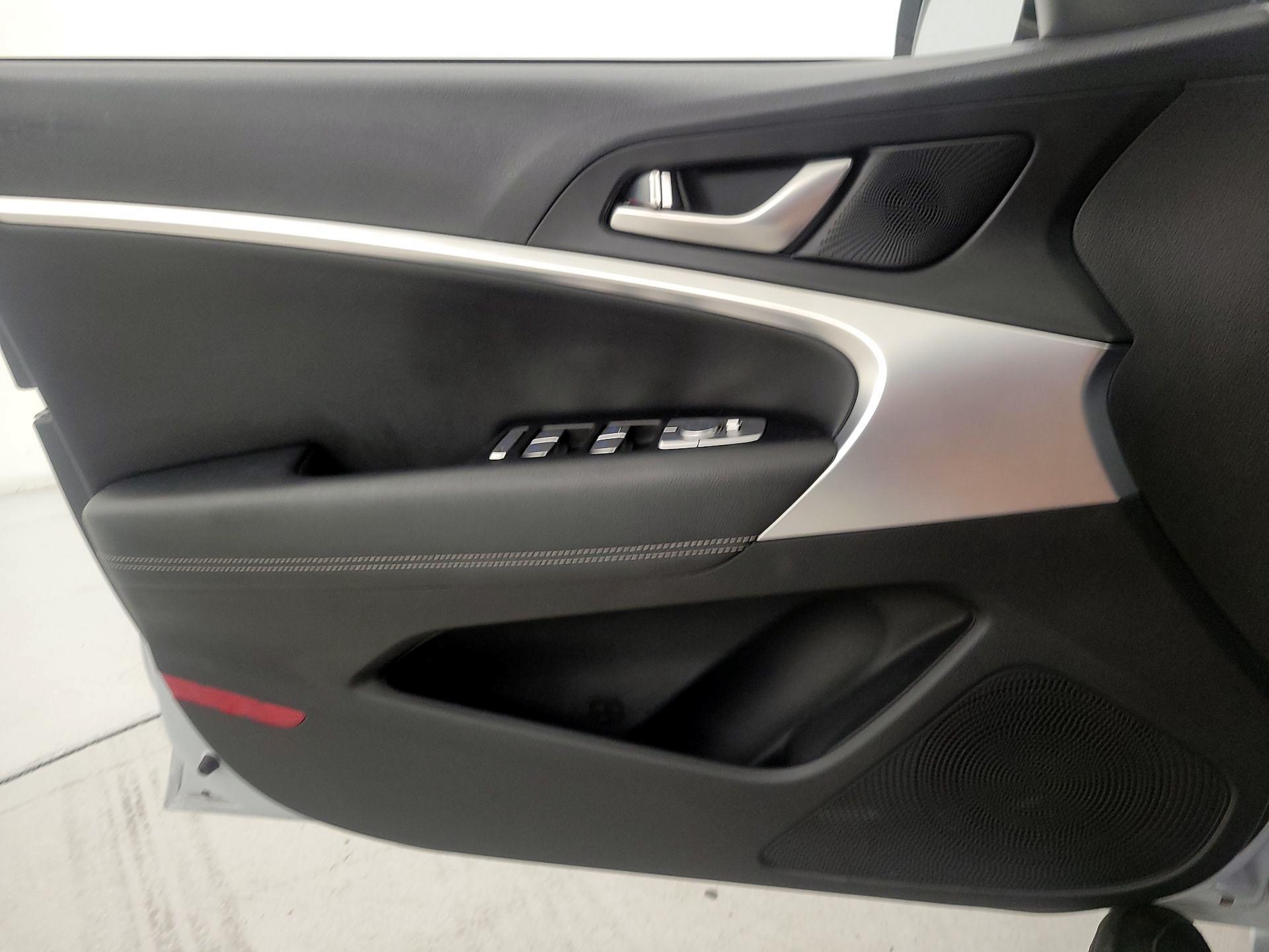 Thumbnail: 2020 Genesis G70 - 12