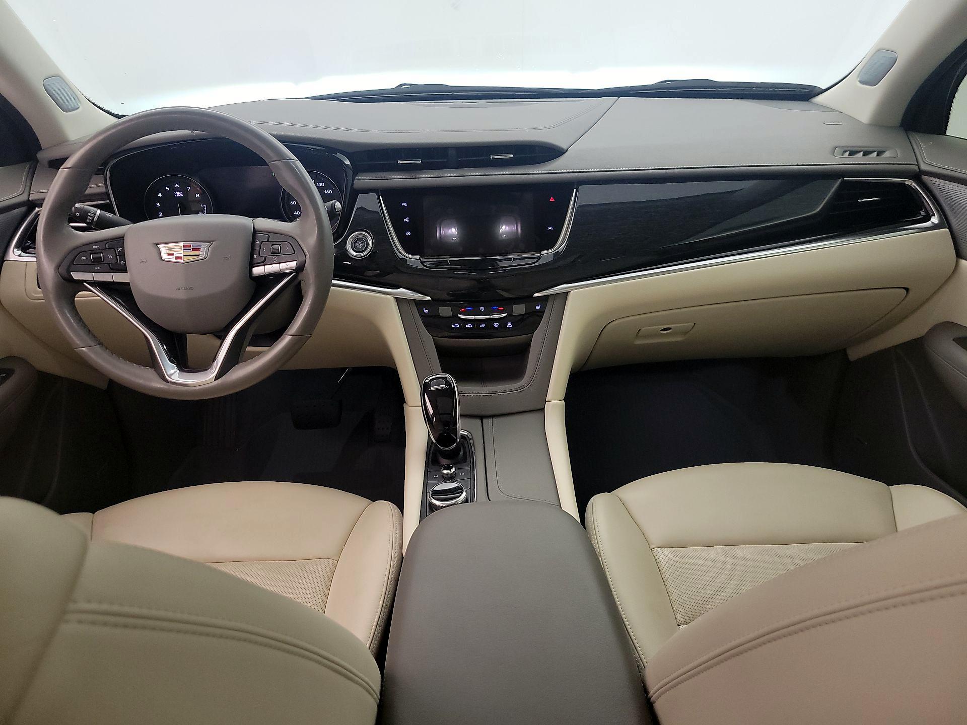 Thumbnail: 2022 Cadillac XT6 - 9