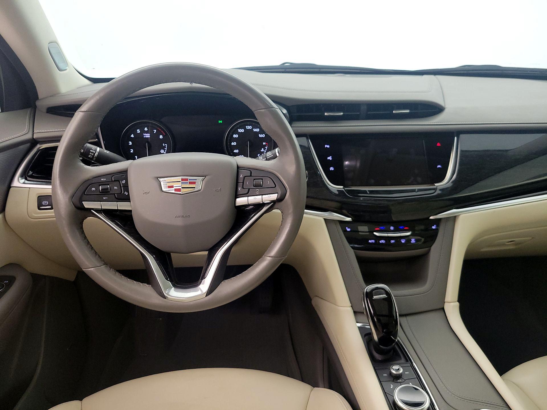 Thumbnail: 2022 Cadillac XT6 - 10