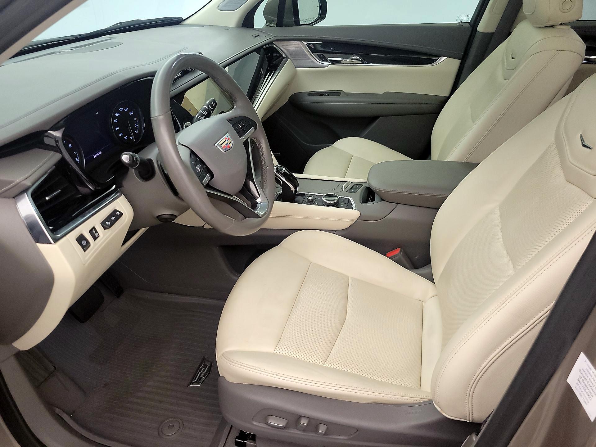 Thumbnail: 2022 Cadillac XT6 - 11