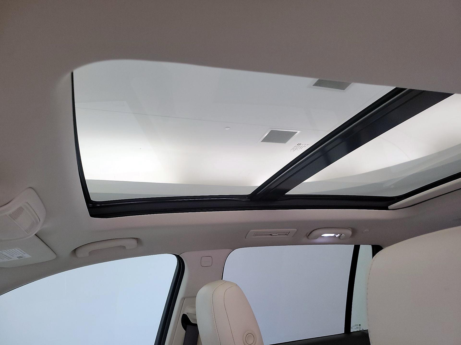 Thumbnail: 2022 Cadillac XT6 - 20