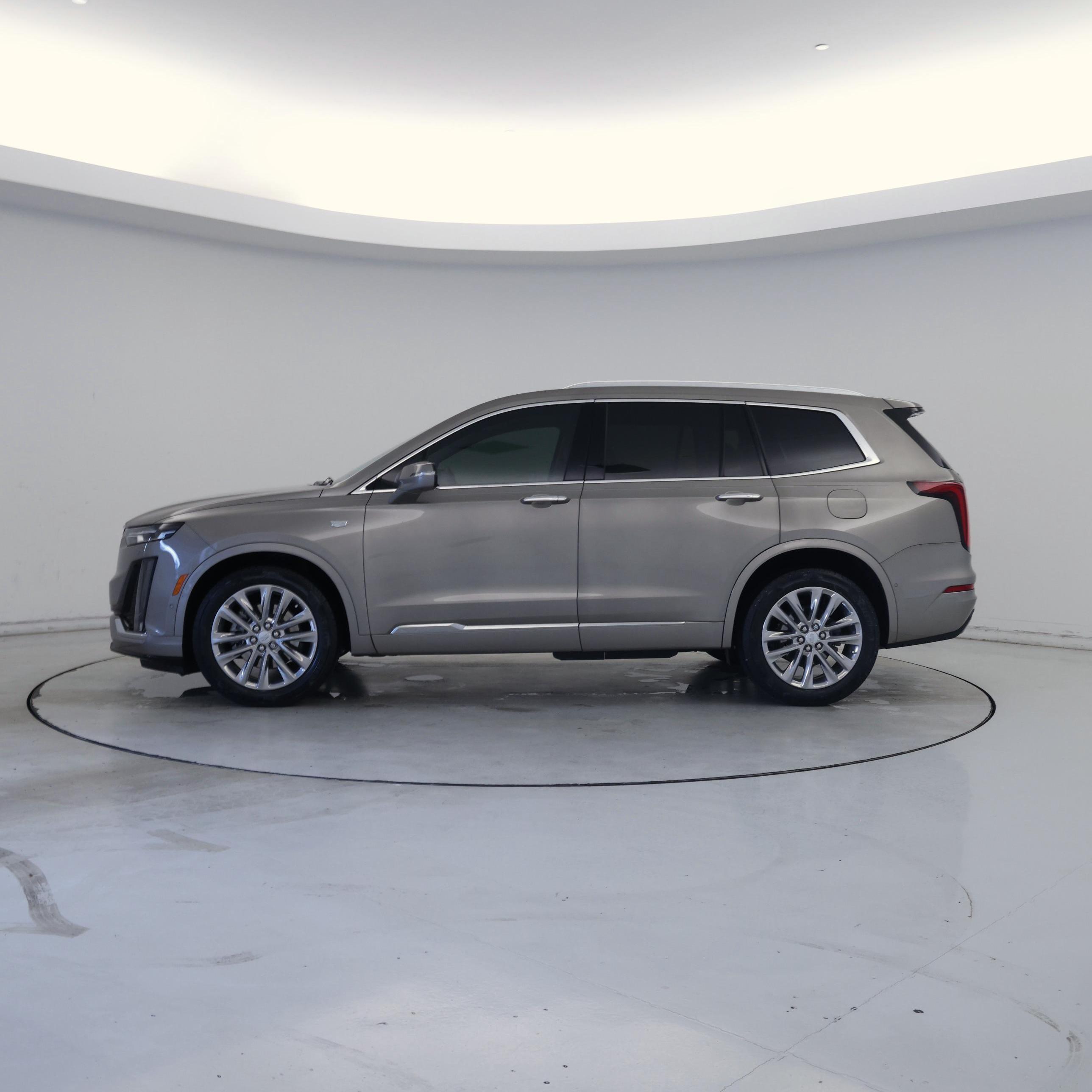 Thumbnail: 2022 Cadillac XT6 - 3