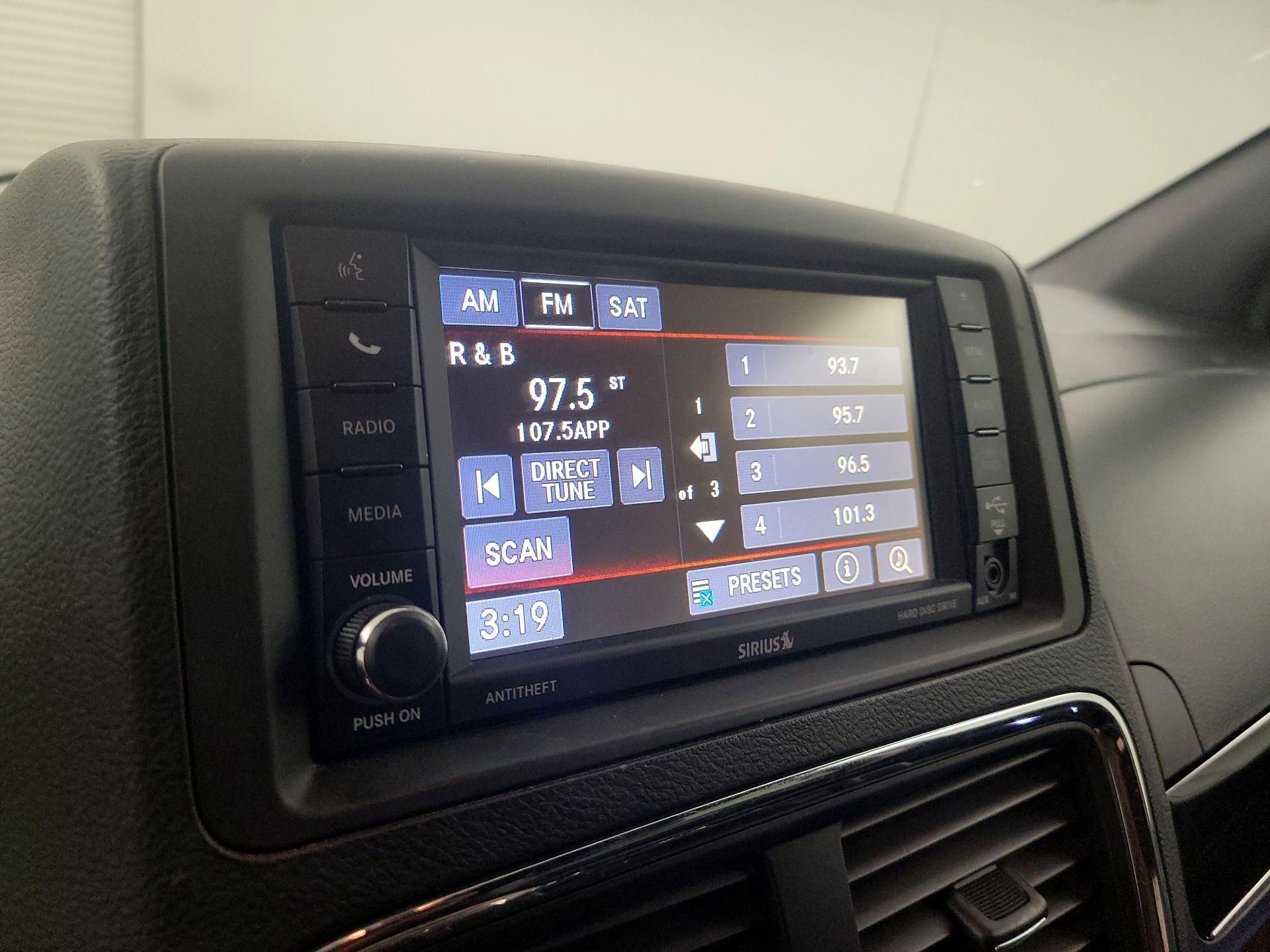 Thumbnail: 2017 Dodge Grand Caravan - 15