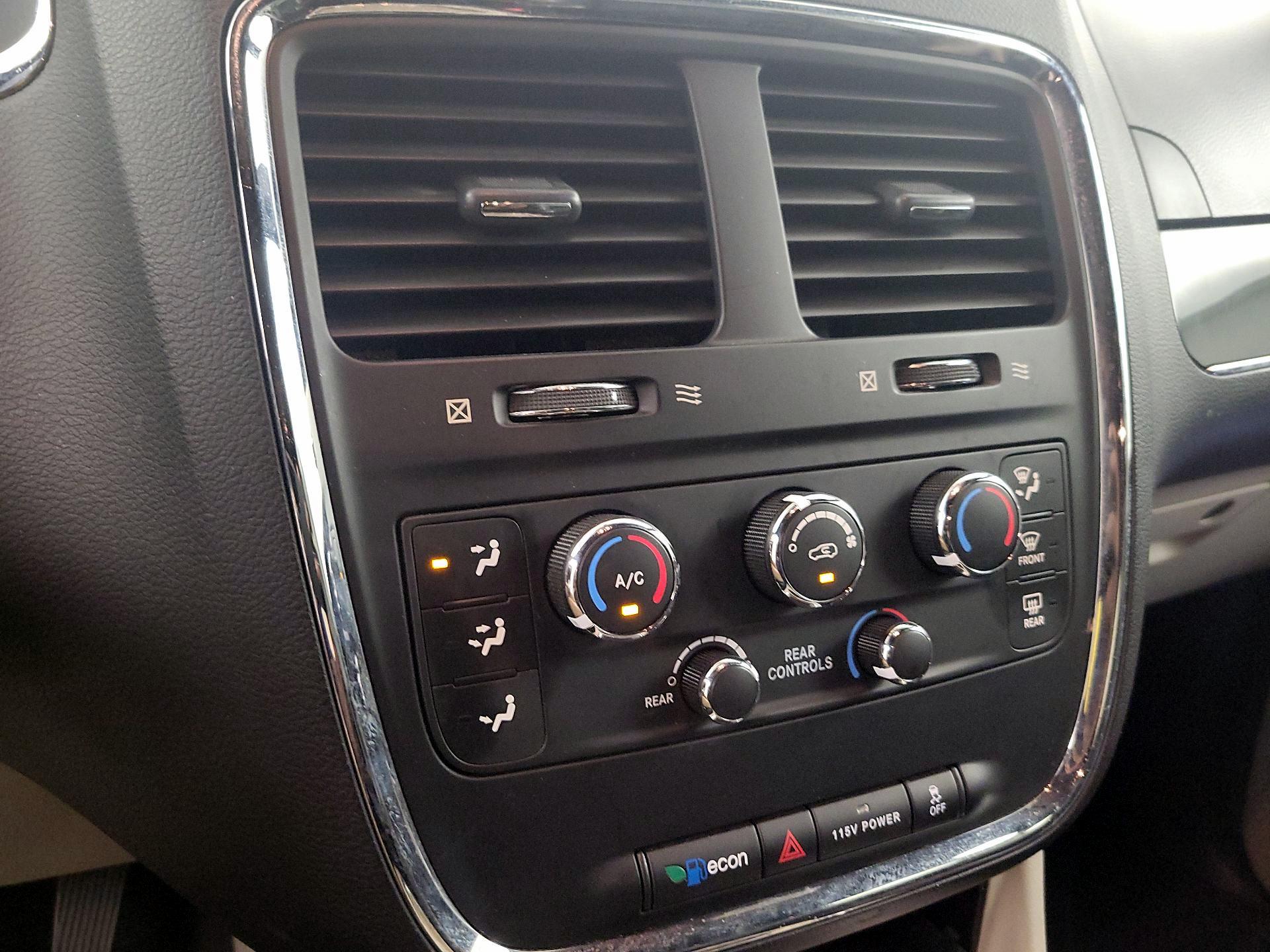 Thumbnail: 2017 Dodge Grand Caravan - 16