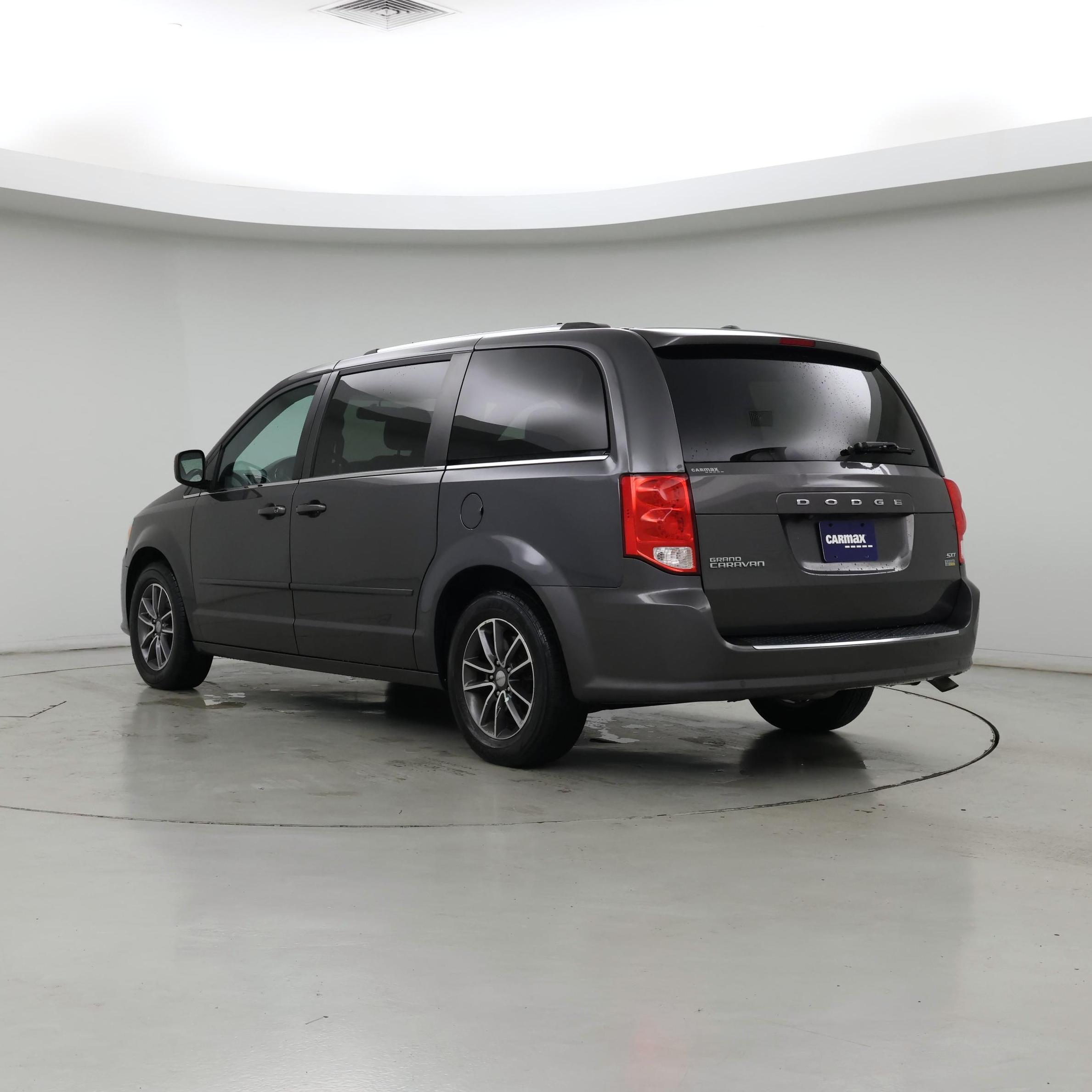 Thumbnail: 2017 Dodge Grand Caravan - 2