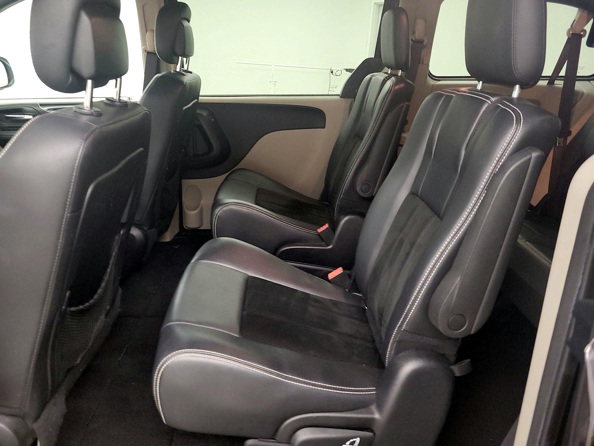 Thumbnail: 2017 Dodge Grand Caravan - 19