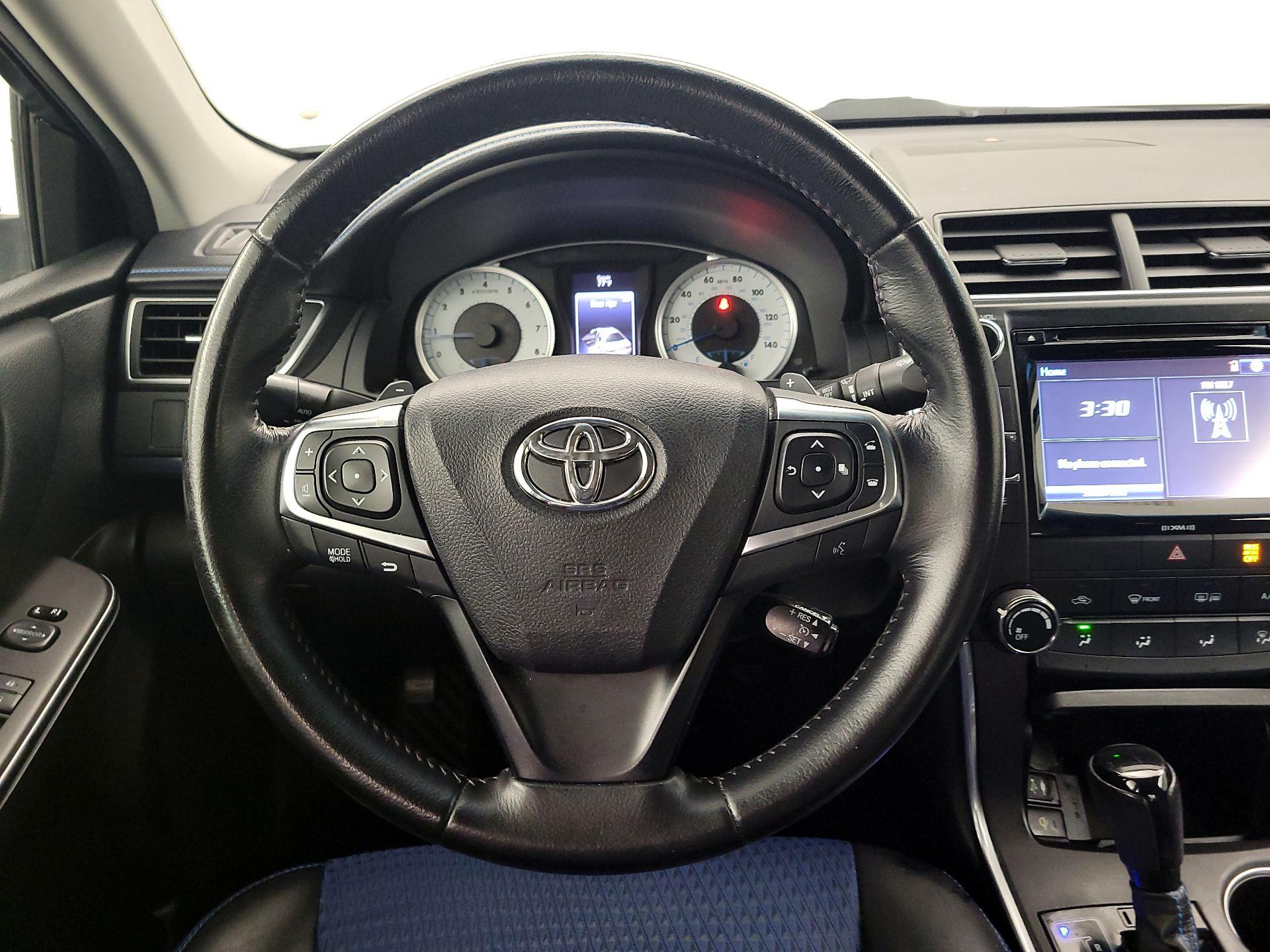 Thumbnail: 2016 Toyota Camry - 10
