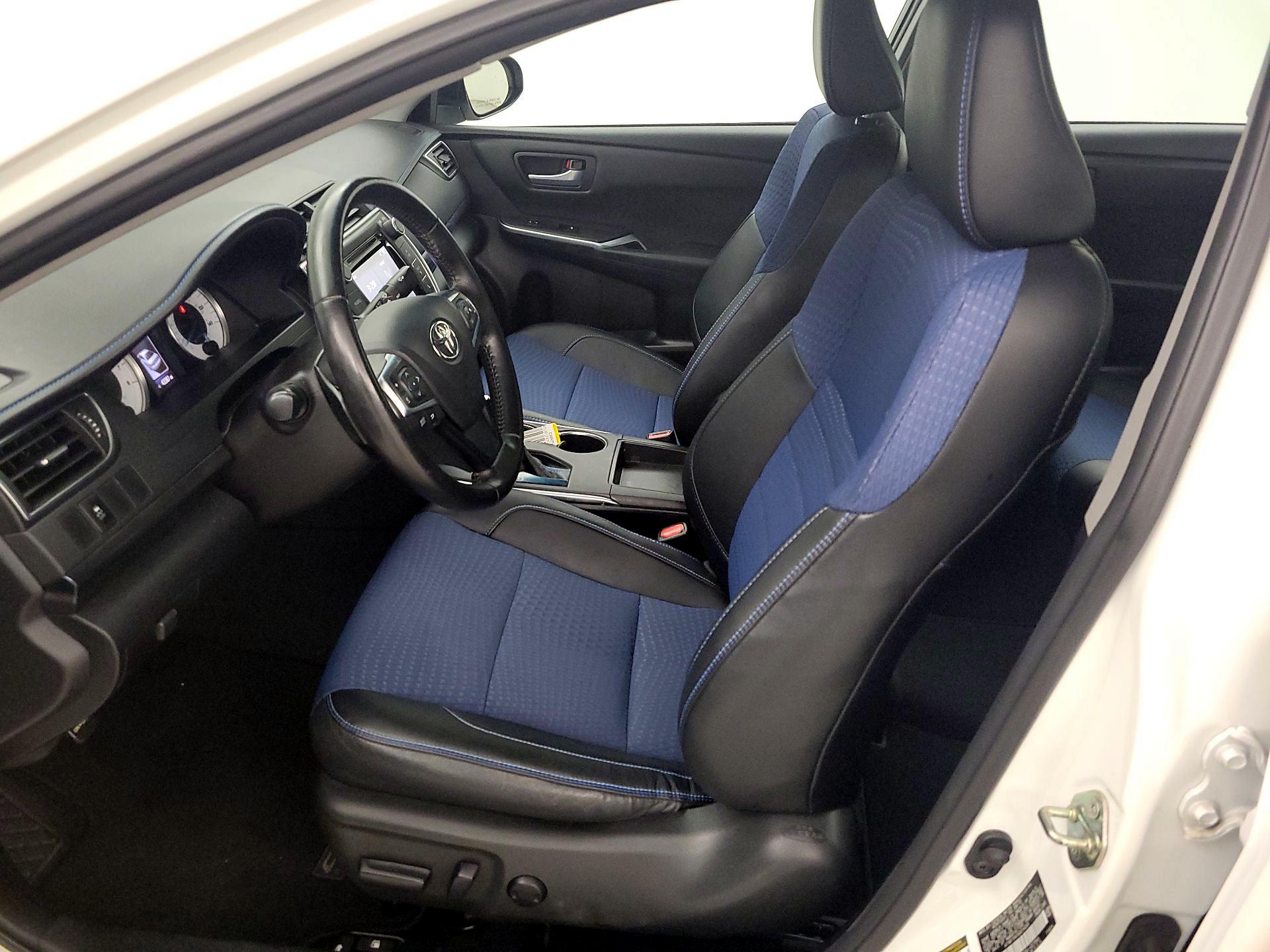 Thumbnail: 2016 Toyota Camry - 11