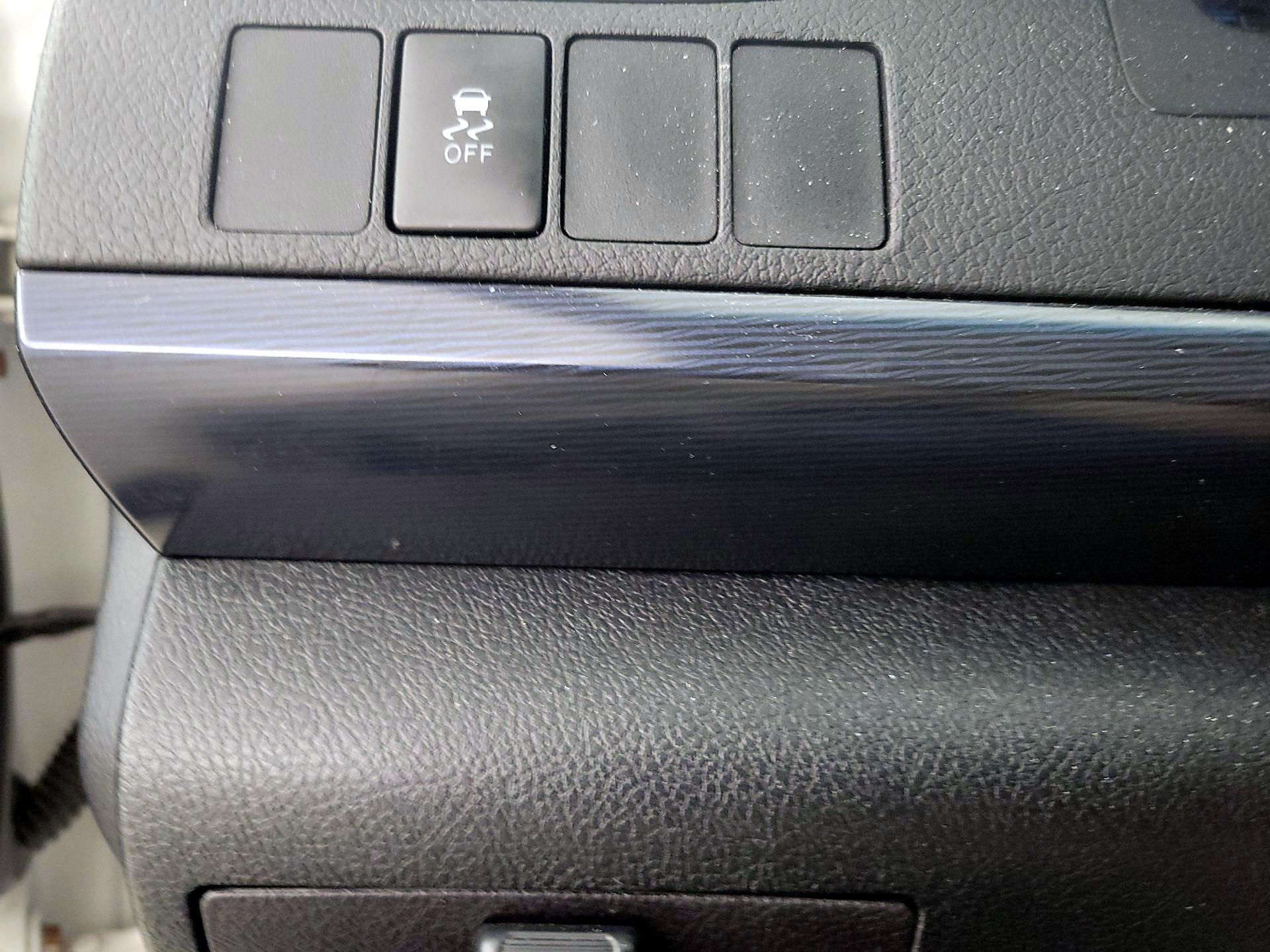 Thumbnail: 2016 Toyota Camry - 13