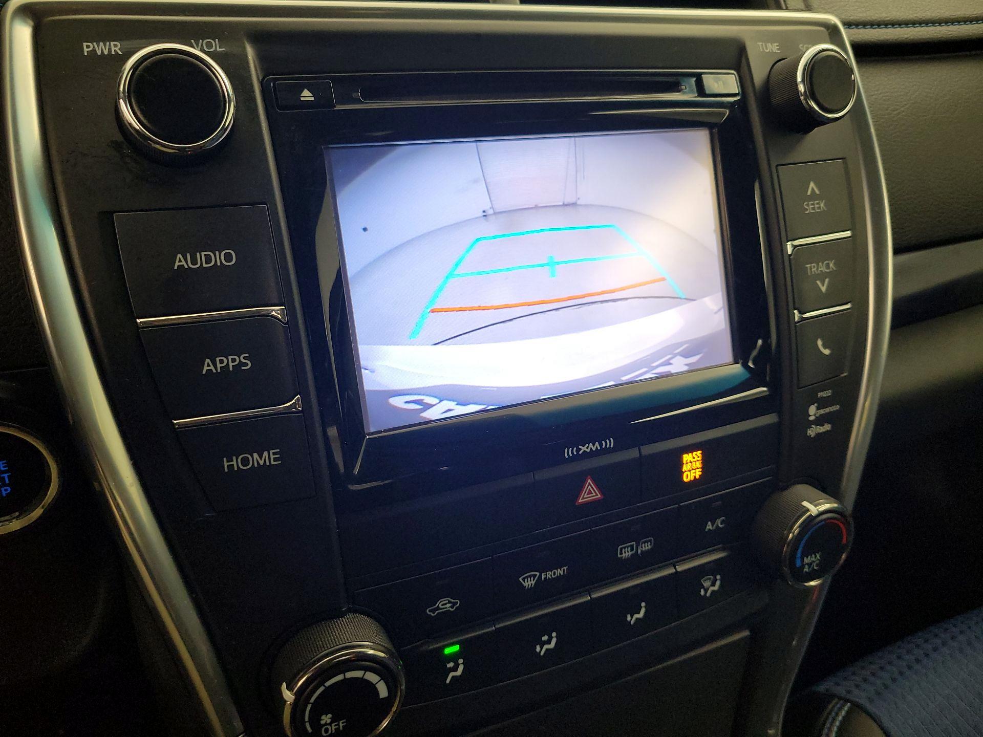 Thumbnail: 2016 Toyota Camry - 14