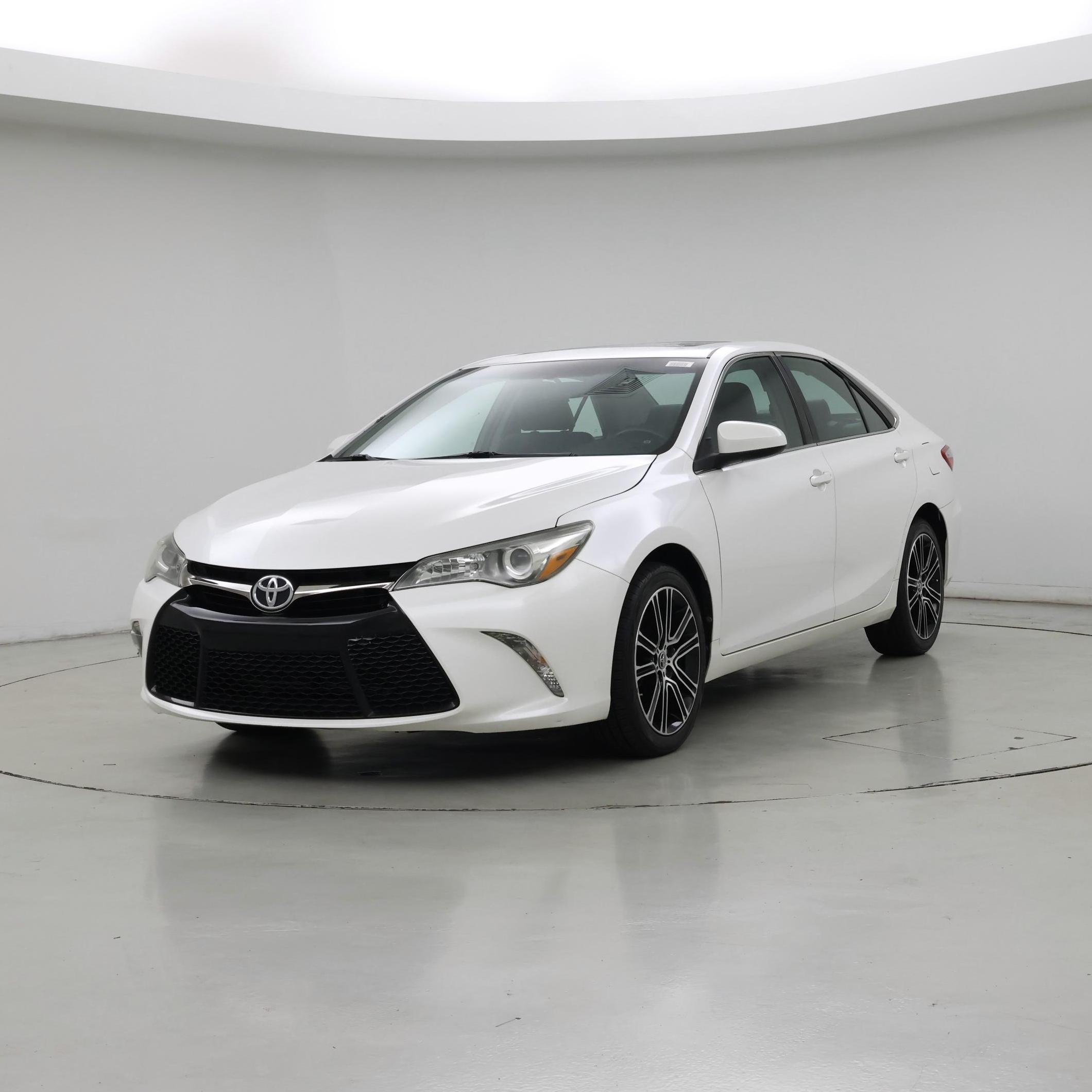 Thumbnail: 2016 Toyota Camry - 4