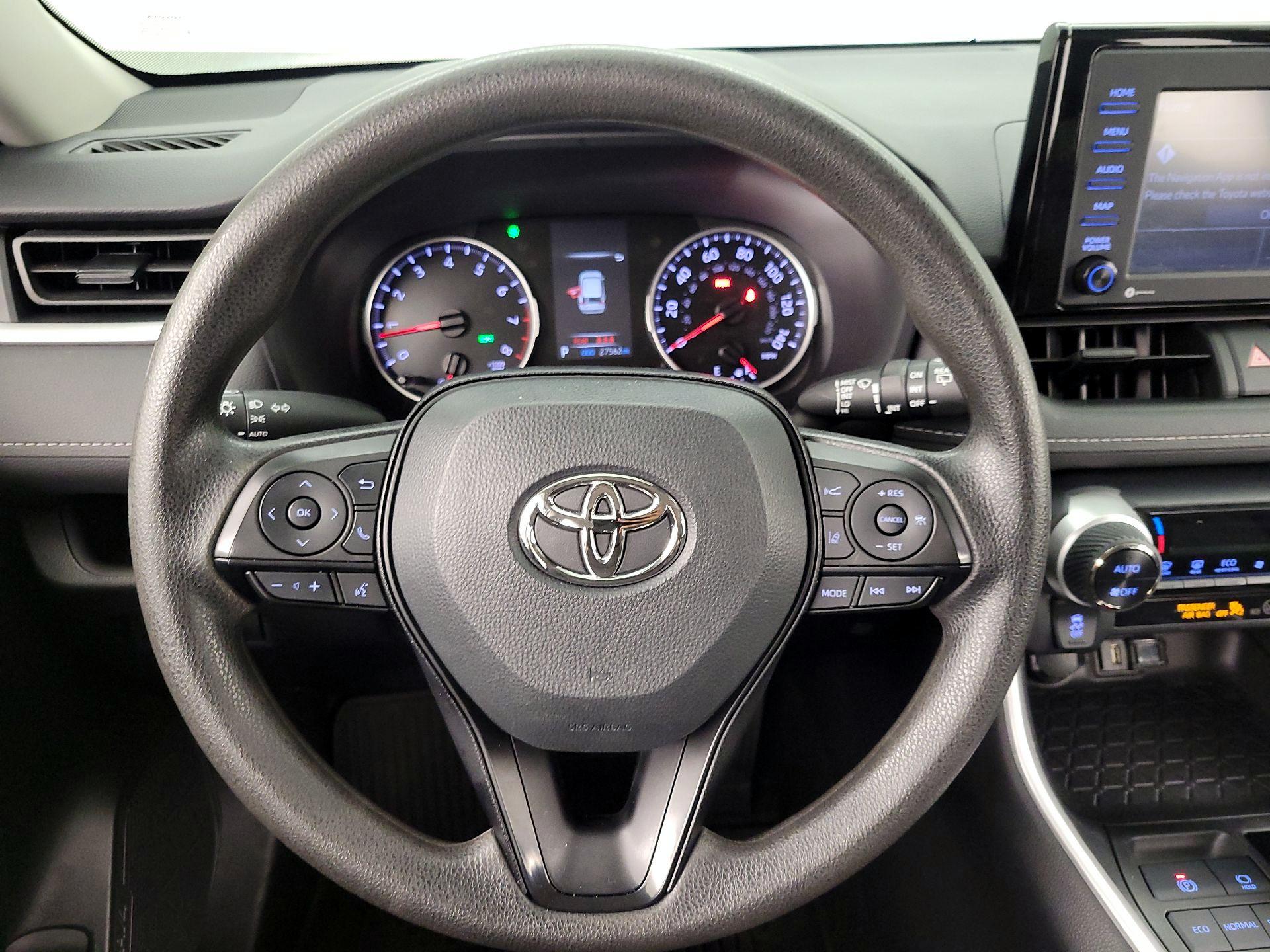 Thumbnail: 2022 Toyota RAV4 - 10