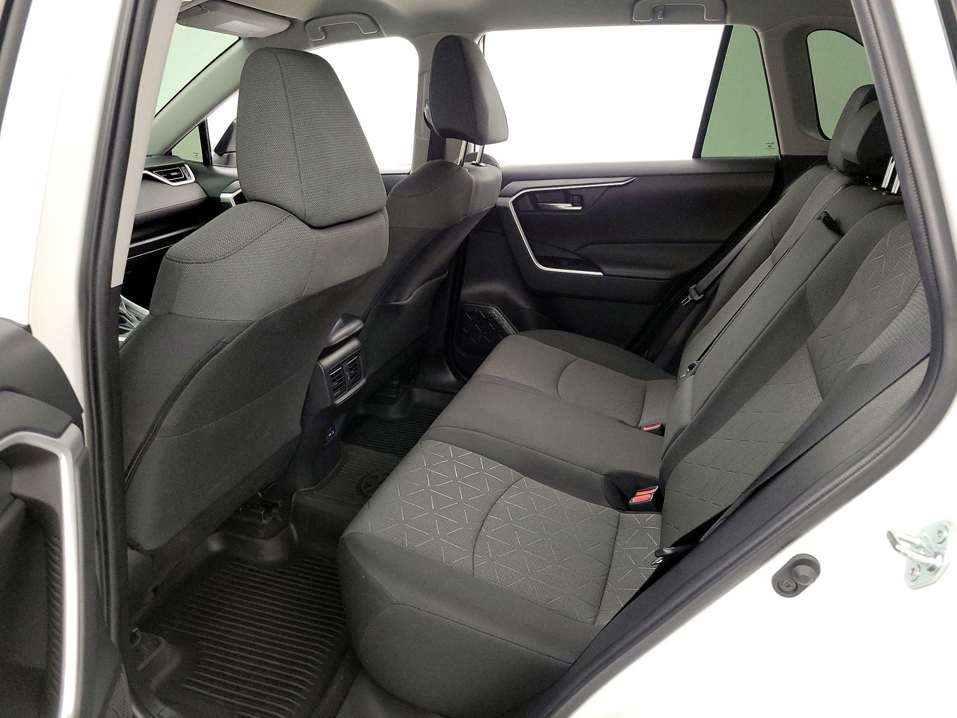 Thumbnail: 2022 Toyota RAV4 - 19