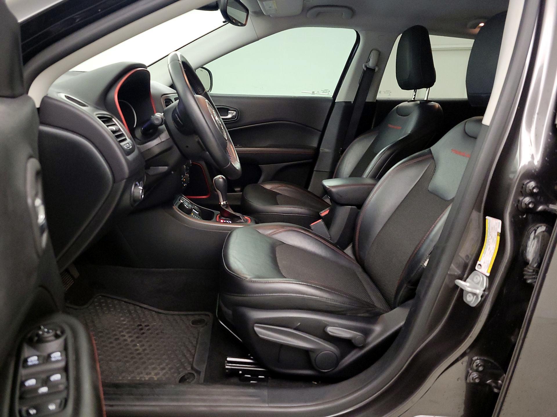 Thumbnail: 2018 Jeep Compass - 11