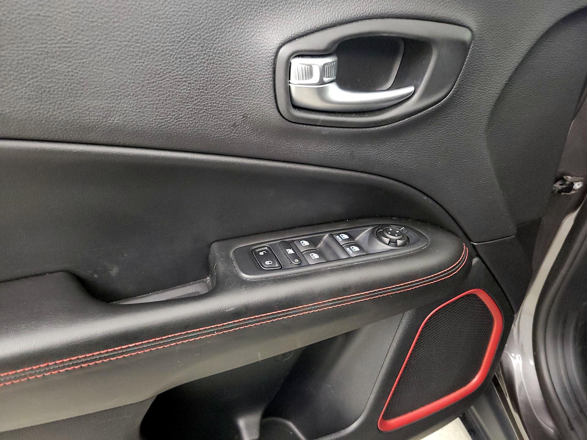 Thumbnail: 2018 Jeep Compass - 12
