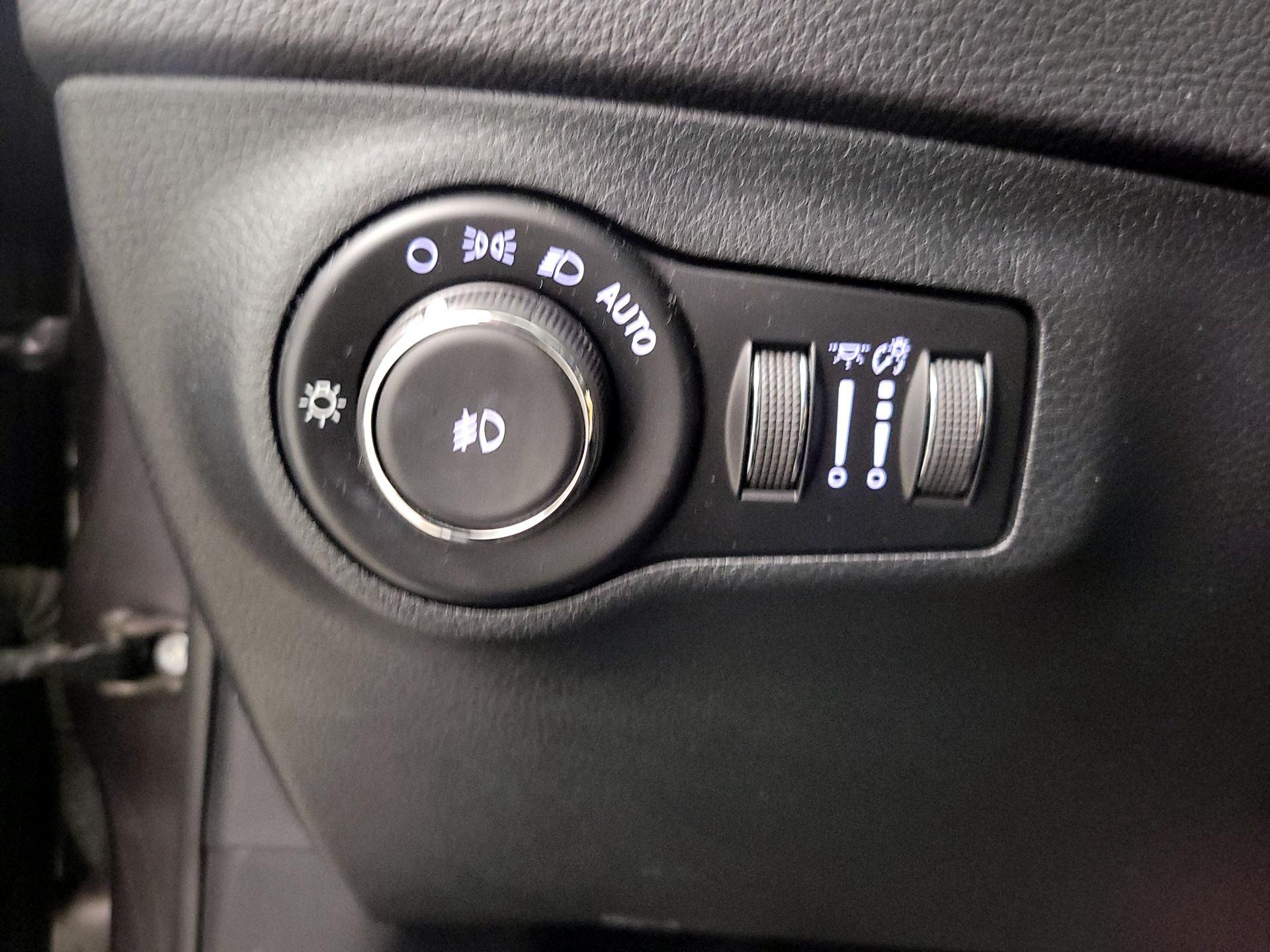 Thumbnail: 2018 Jeep Compass - 13