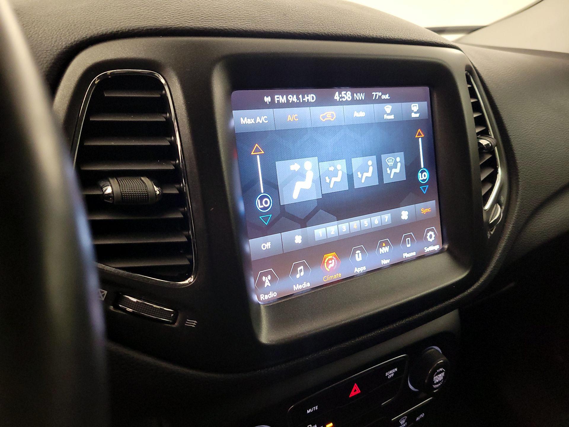 Thumbnail: 2018 Jeep Compass - 16