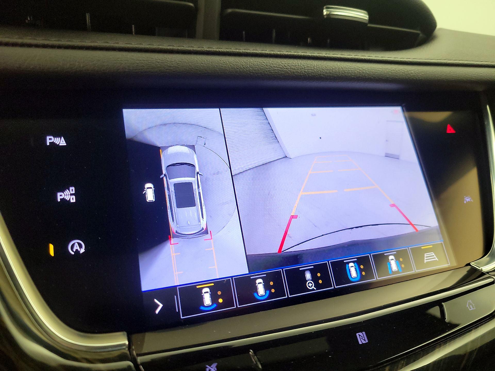 Thumbnail: 2020 Cadillac XT6 - 14