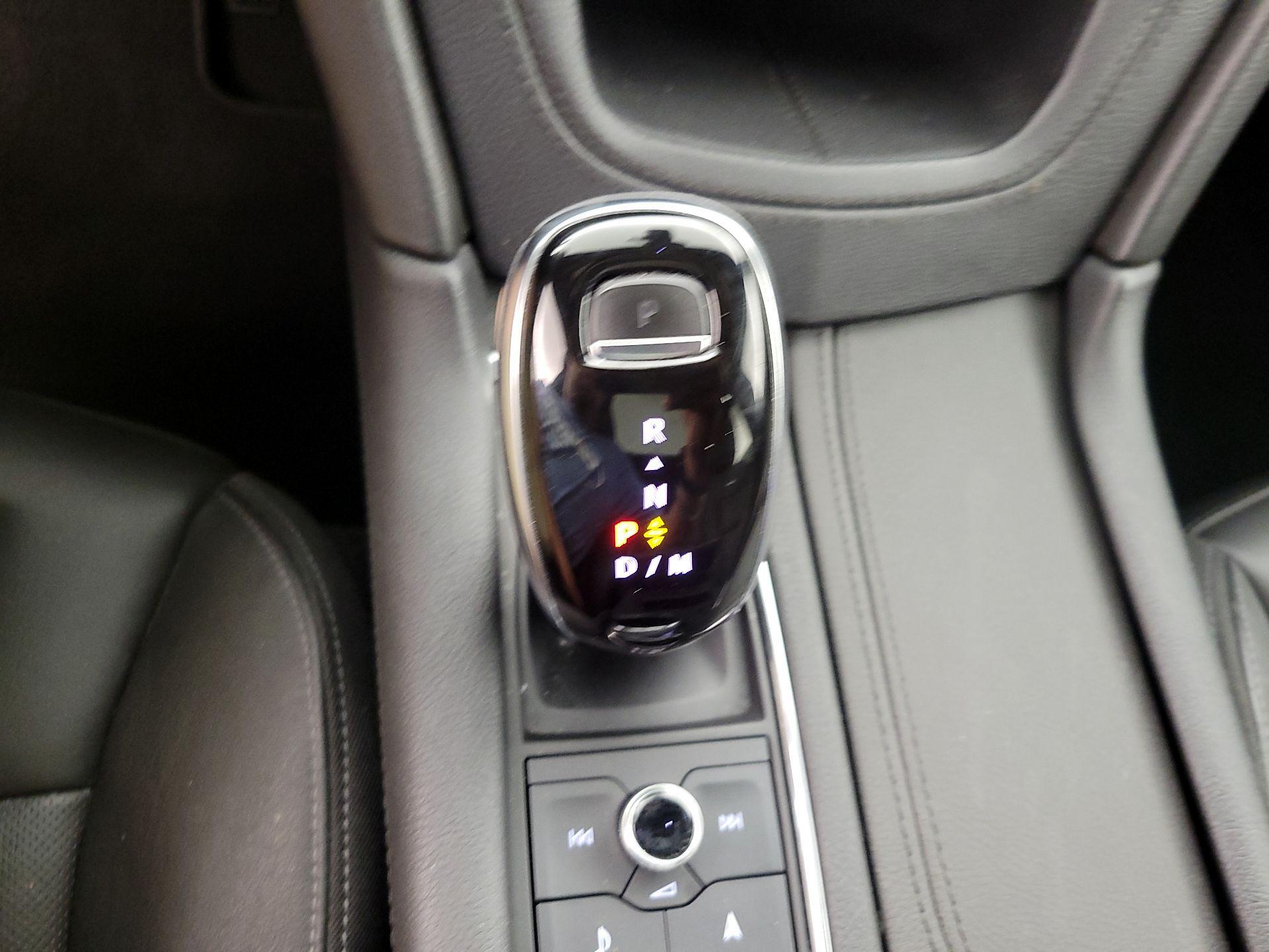 Thumbnail: 2020 Cadillac XT6 - 17