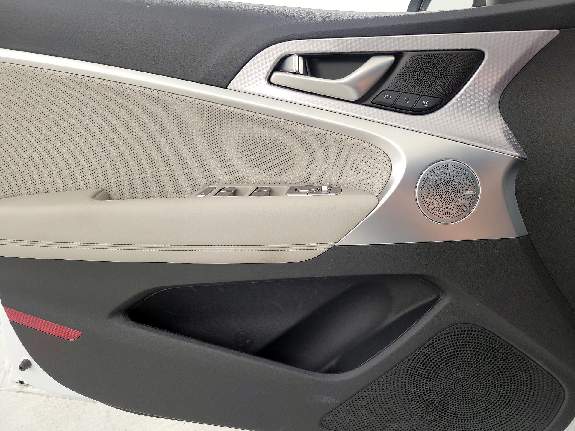 Thumbnail: 2023 Genesis G70 - 12