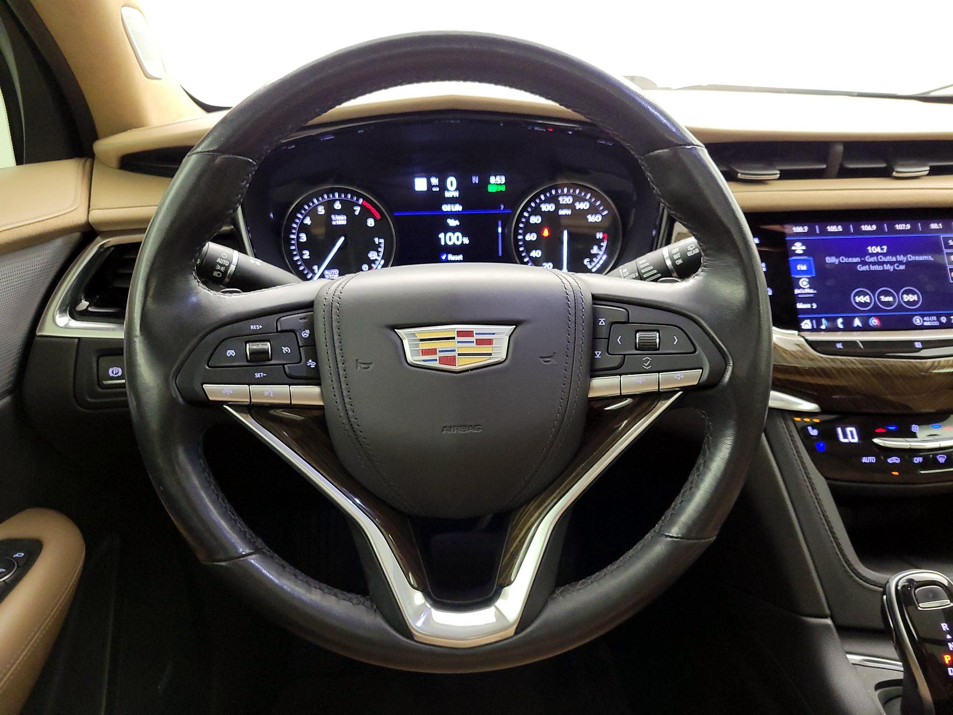 Thumbnail: 2021 Cadillac XT6 - 10