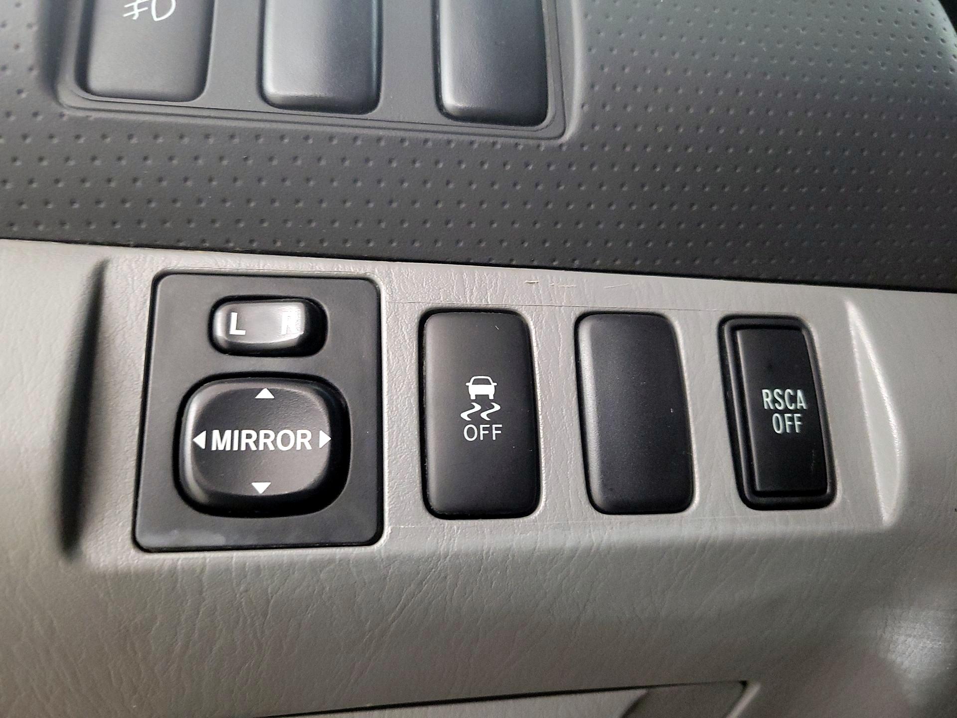 Thumbnail: 2015 Toyota Tacoma - 11