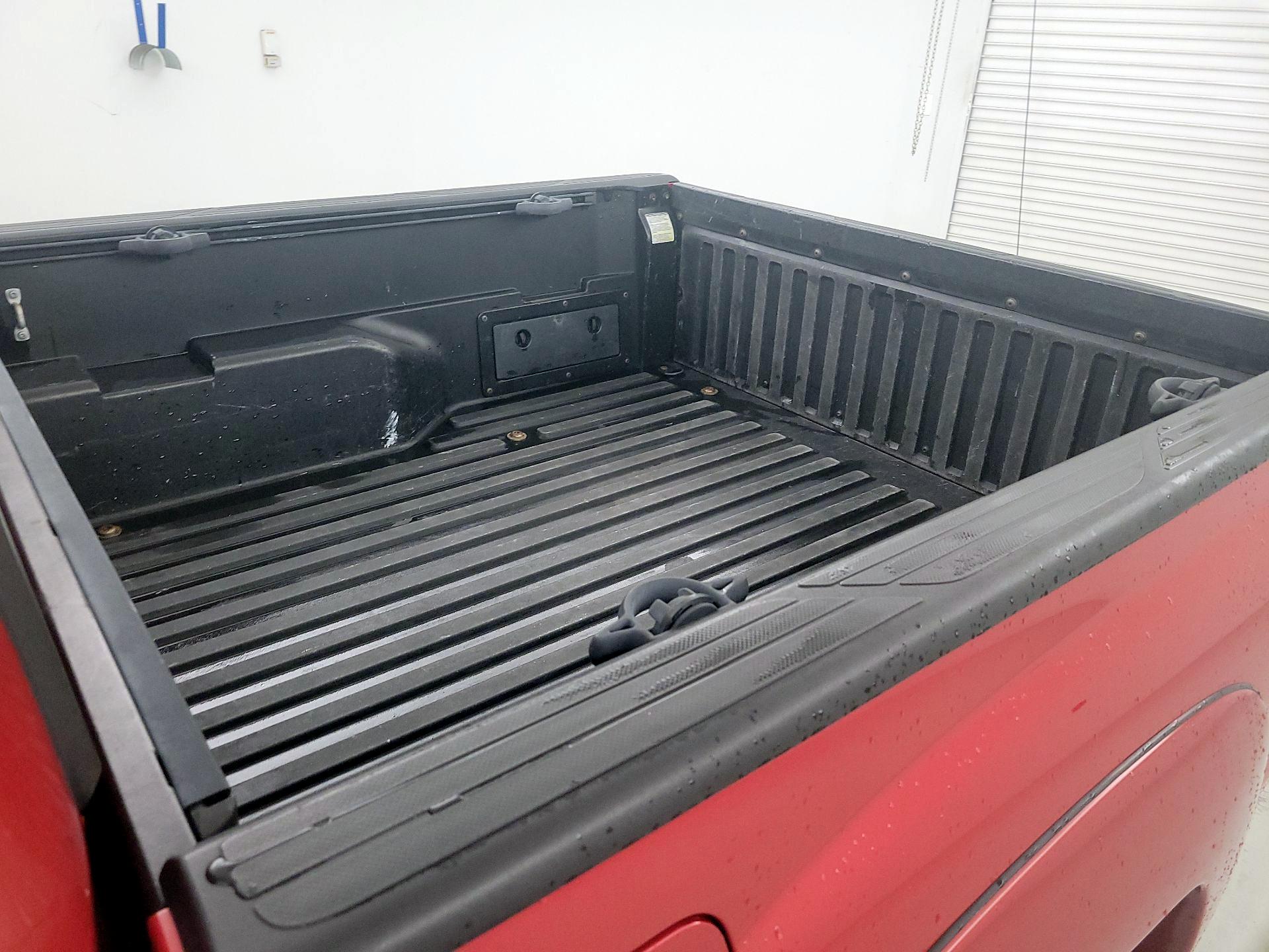 Thumbnail: 2015 Toyota Tacoma - 18