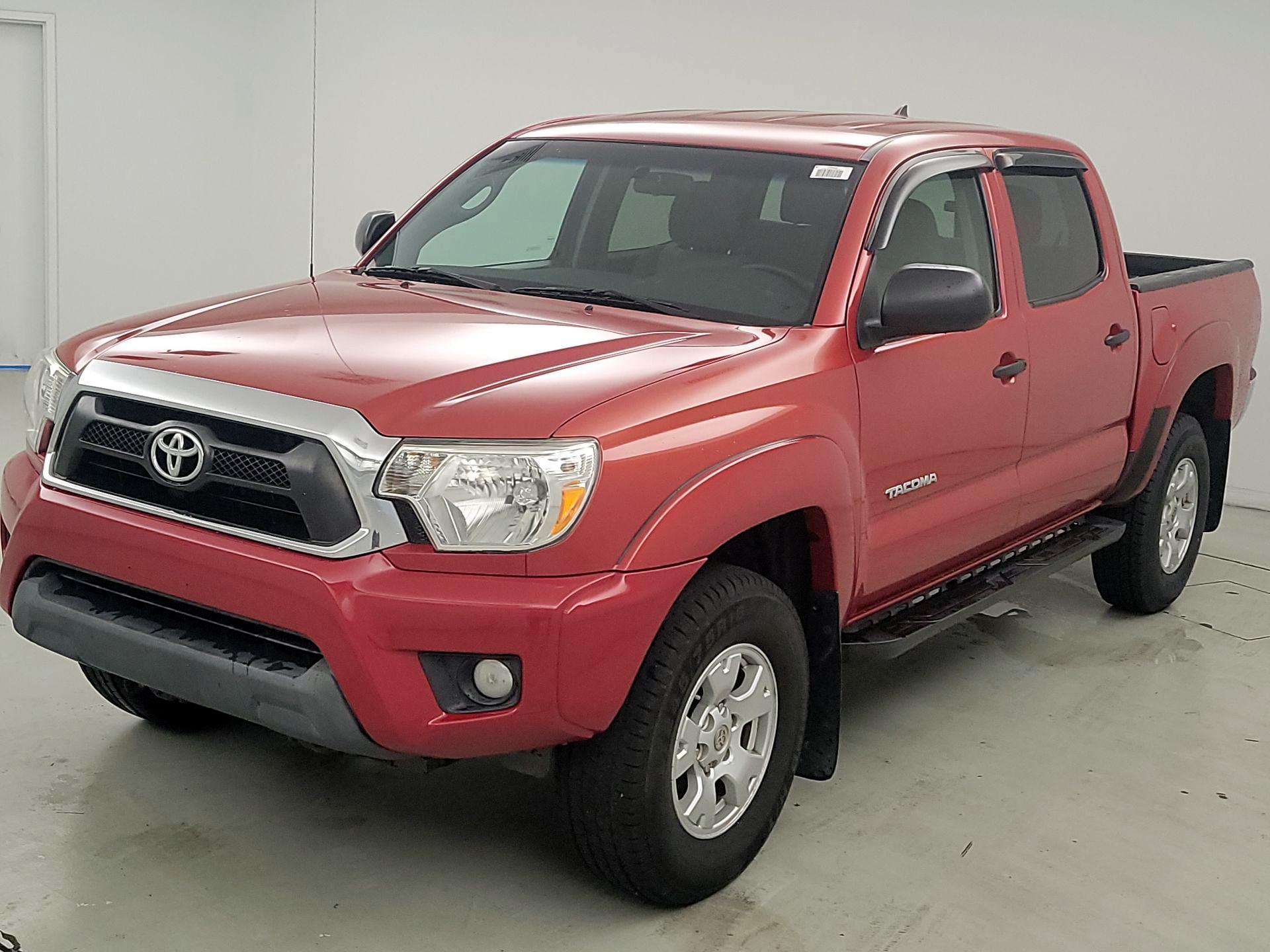 Thumbnail: 2015 Toyota Tacoma - 3