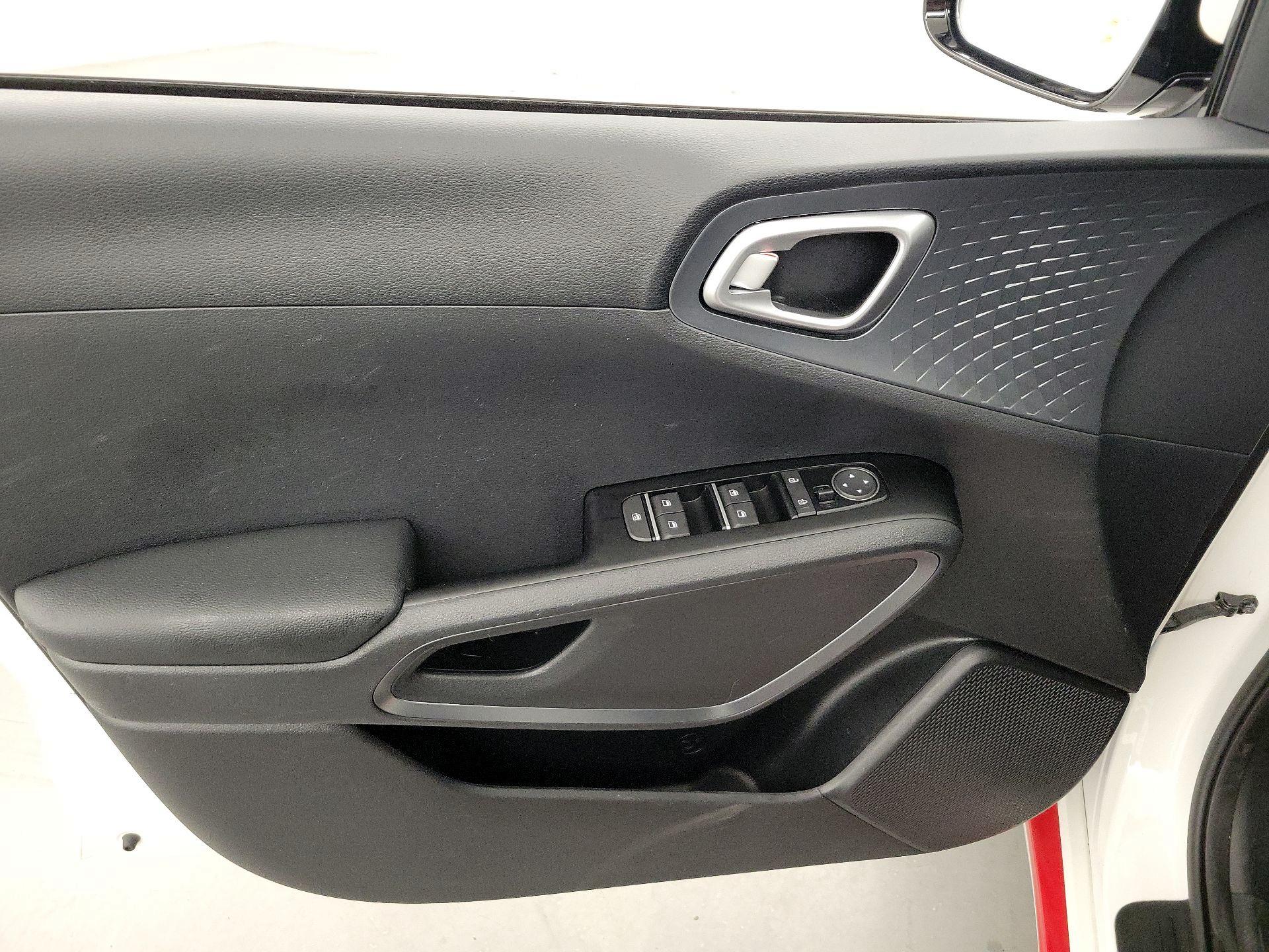 Thumbnail: 2020 Kia Soul - 12