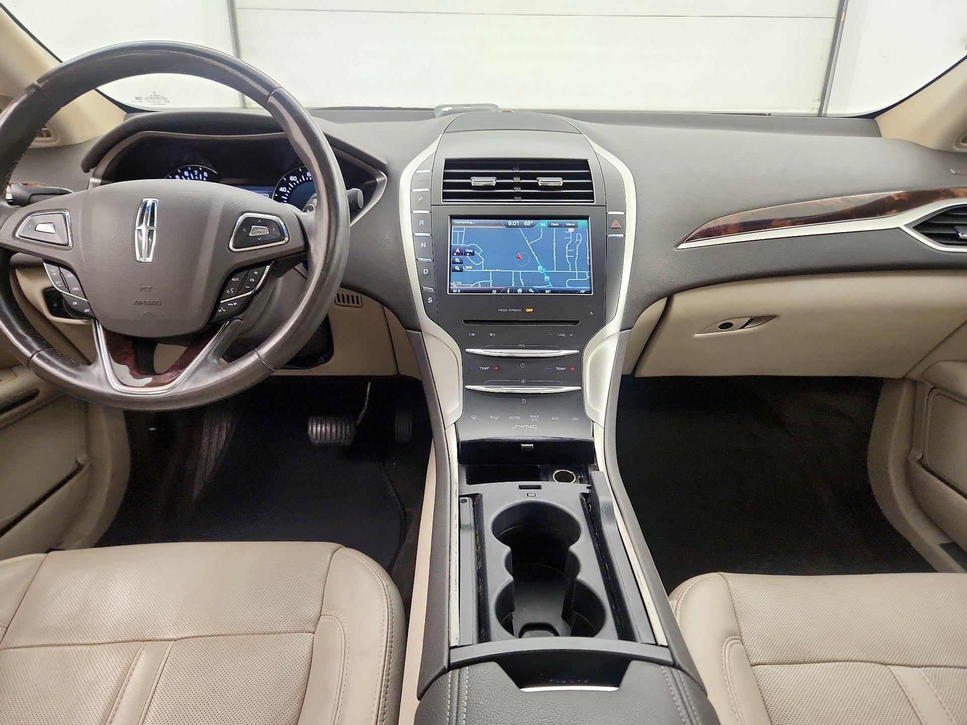 Thumbnail: 2016 Lincoln MKZ - 9