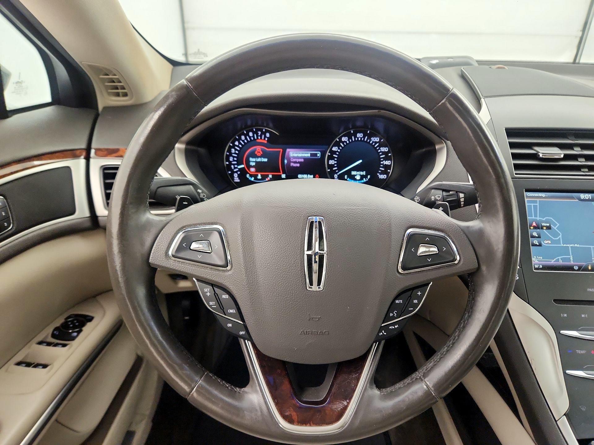 Thumbnail: 2016 Lincoln MKZ - 10