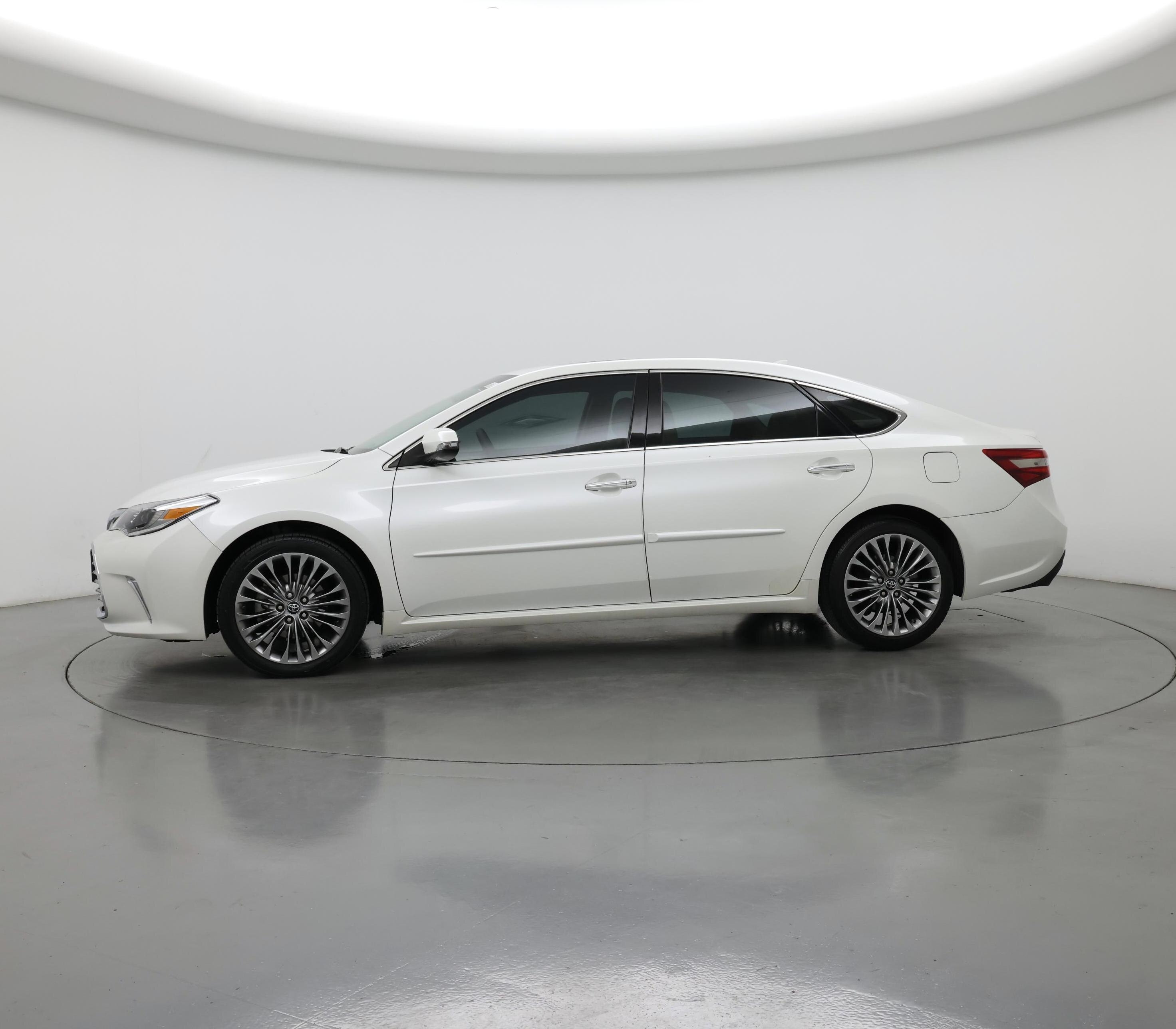 Thumbnail: 2016 Toyota Avalon - 3