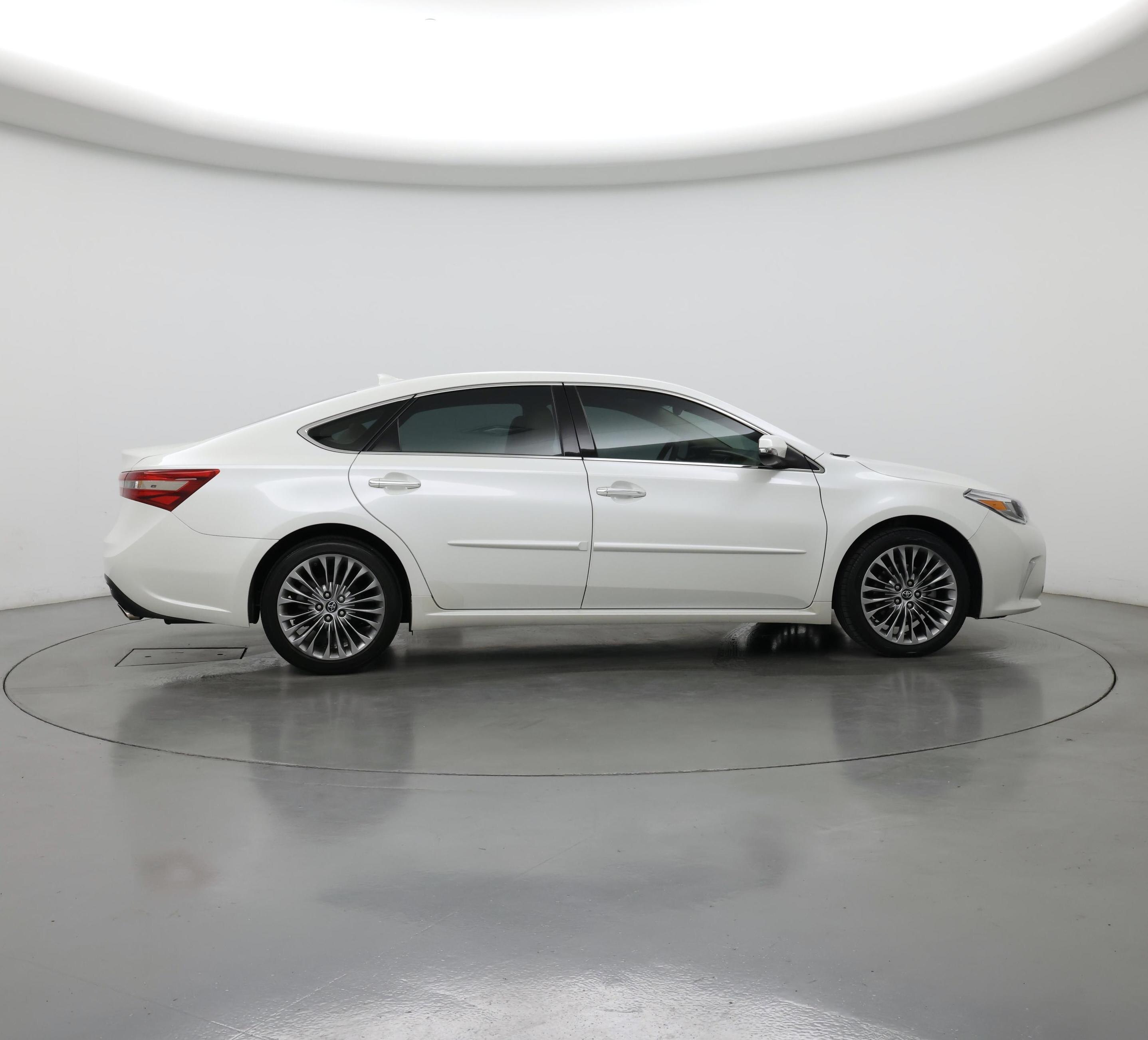 Thumbnail: 2016 Toyota Avalon - 7