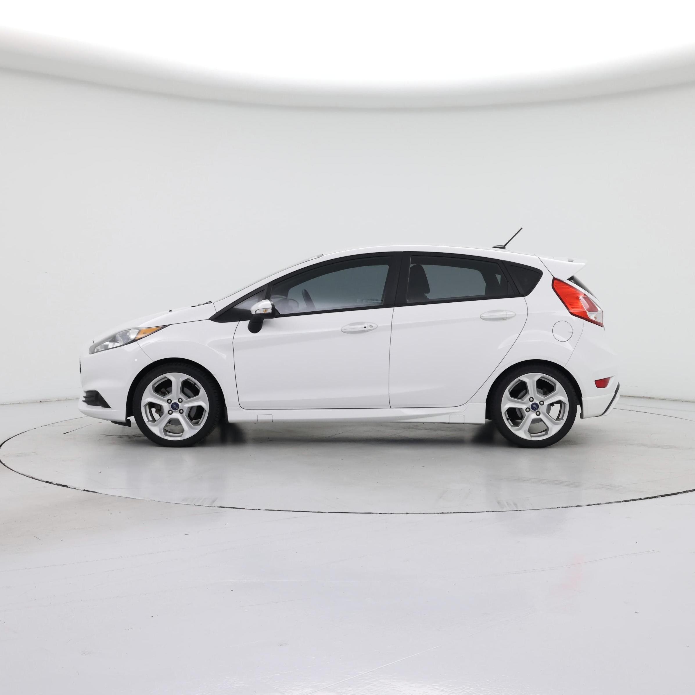 Thumbnail: 2015 Ford Fiesta - 3