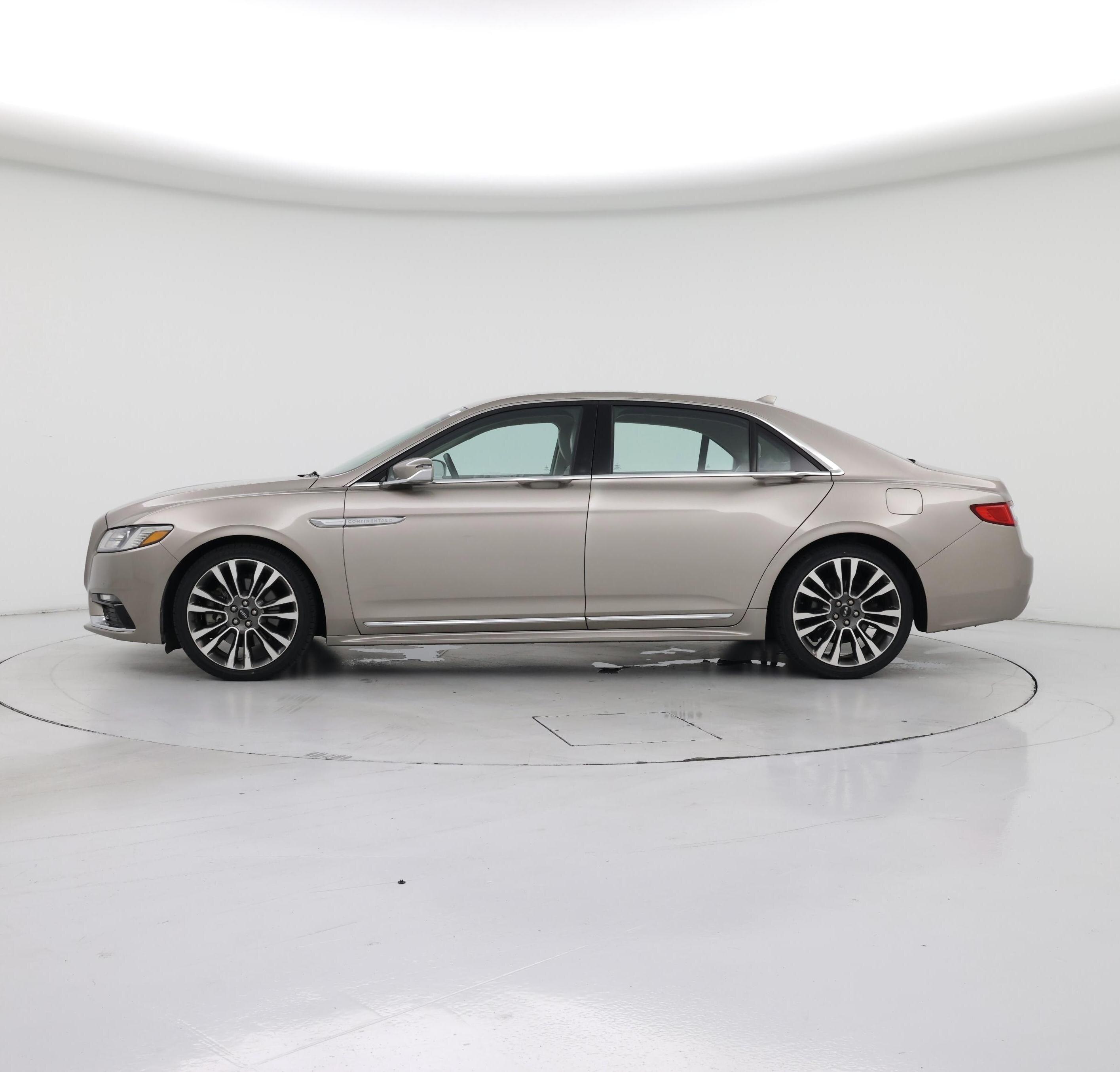 Thumbnail: 2018 Lincoln Continental - 3