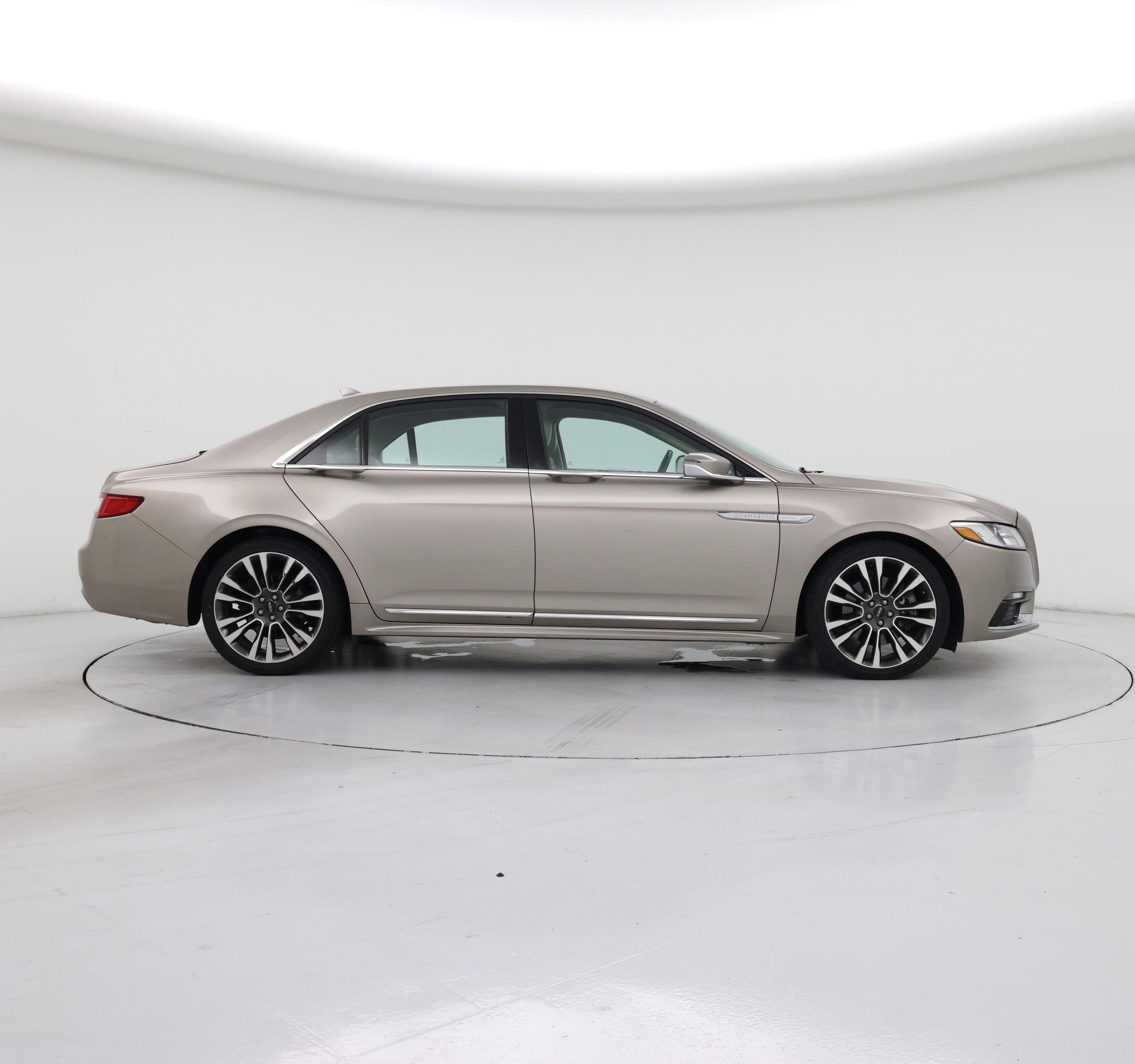 Thumbnail: 2018 Lincoln Continental - 7