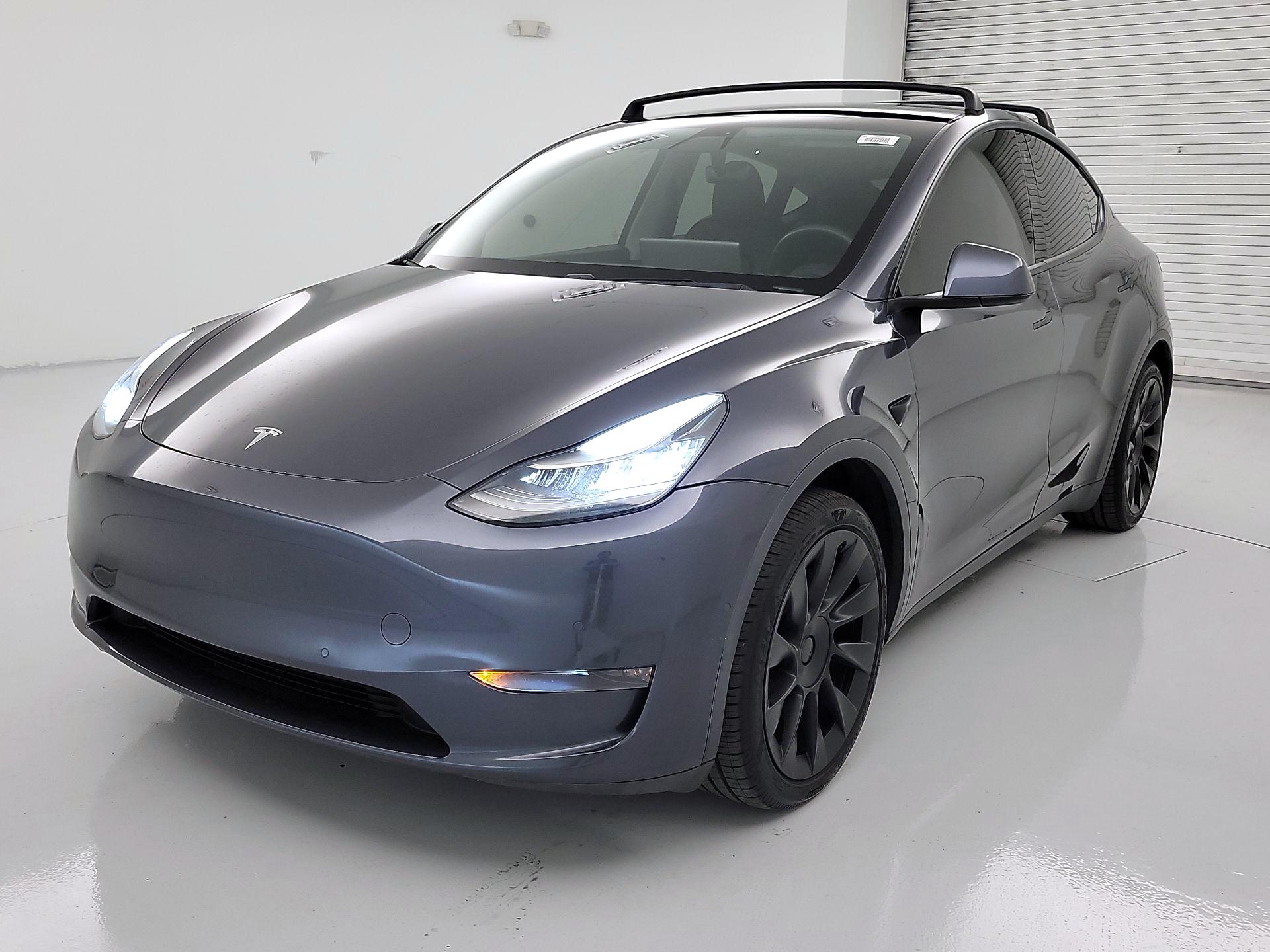 Thumbnail: 2020 Tesla Model Y - 3